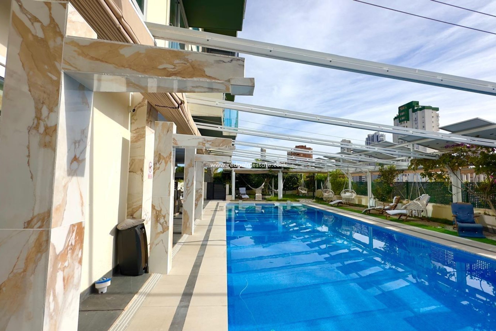 Resale - Apartment -
Finestrat