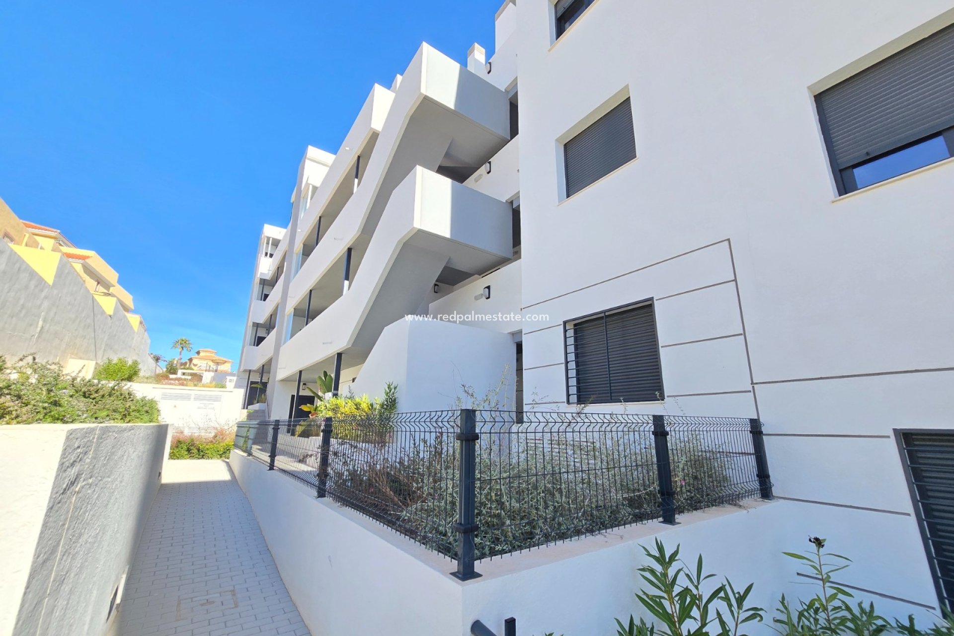 Resale - Apartment / Flat * -
Orihuela Costa * - Villamartín *