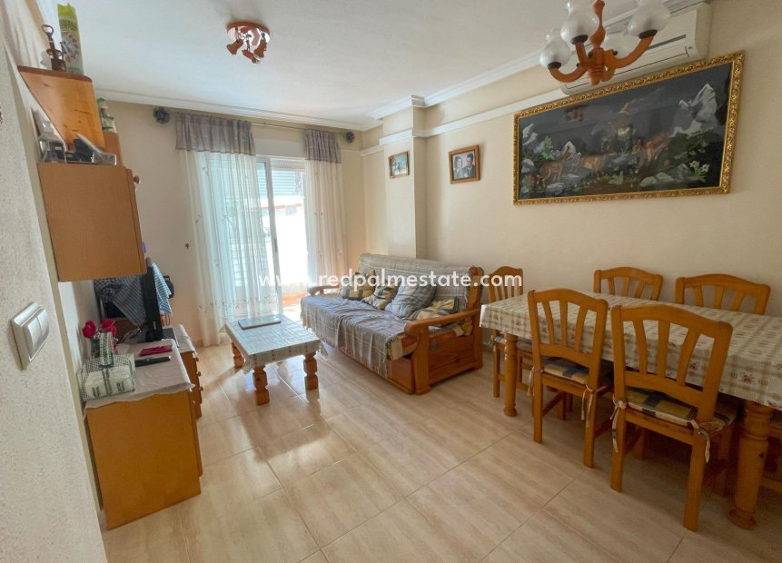 Resale - Apartment -
Guardamar del Segura - Pueblo