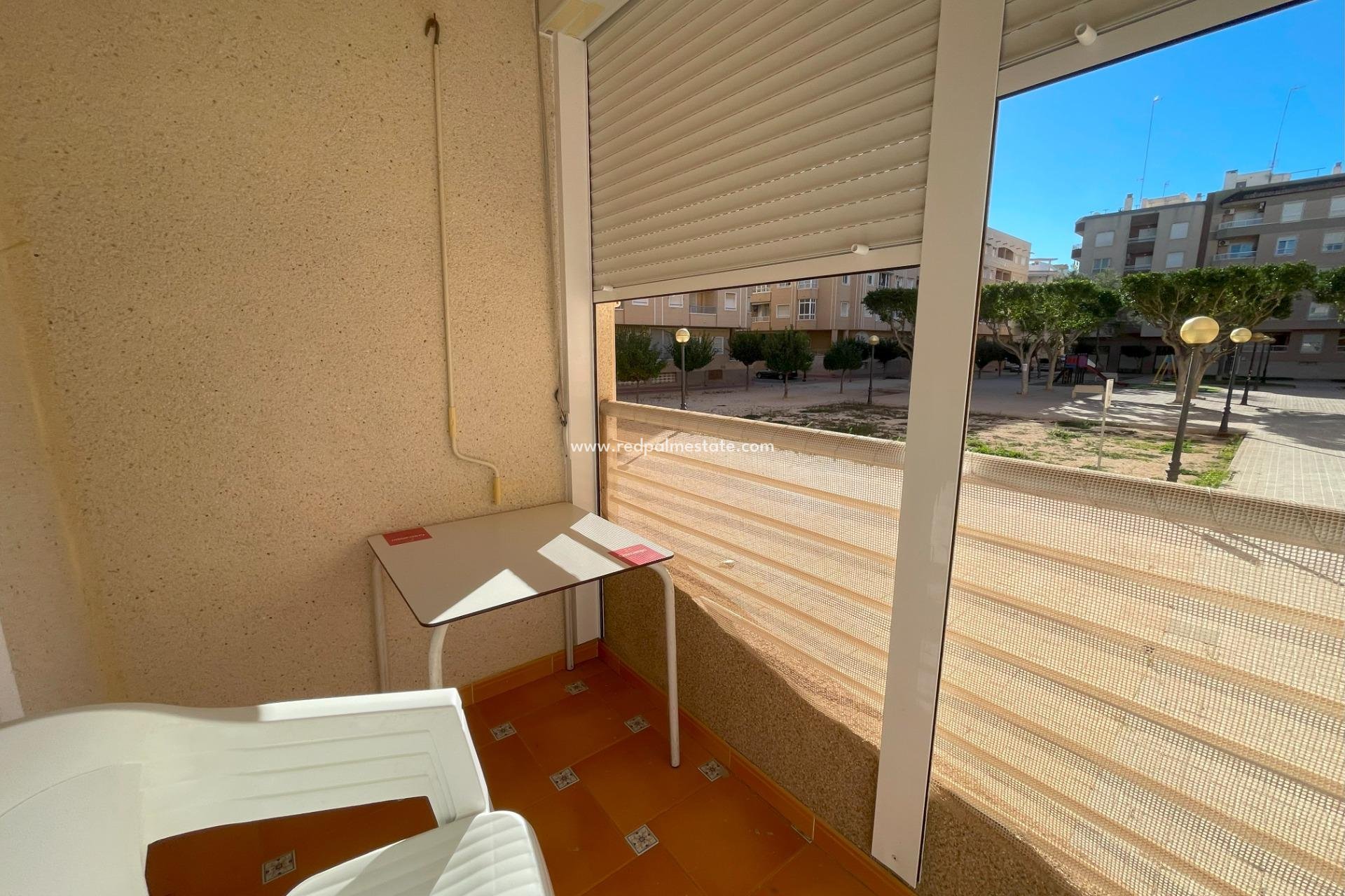 Resale - Apartment -
Guardamar del Segura - Pueblo