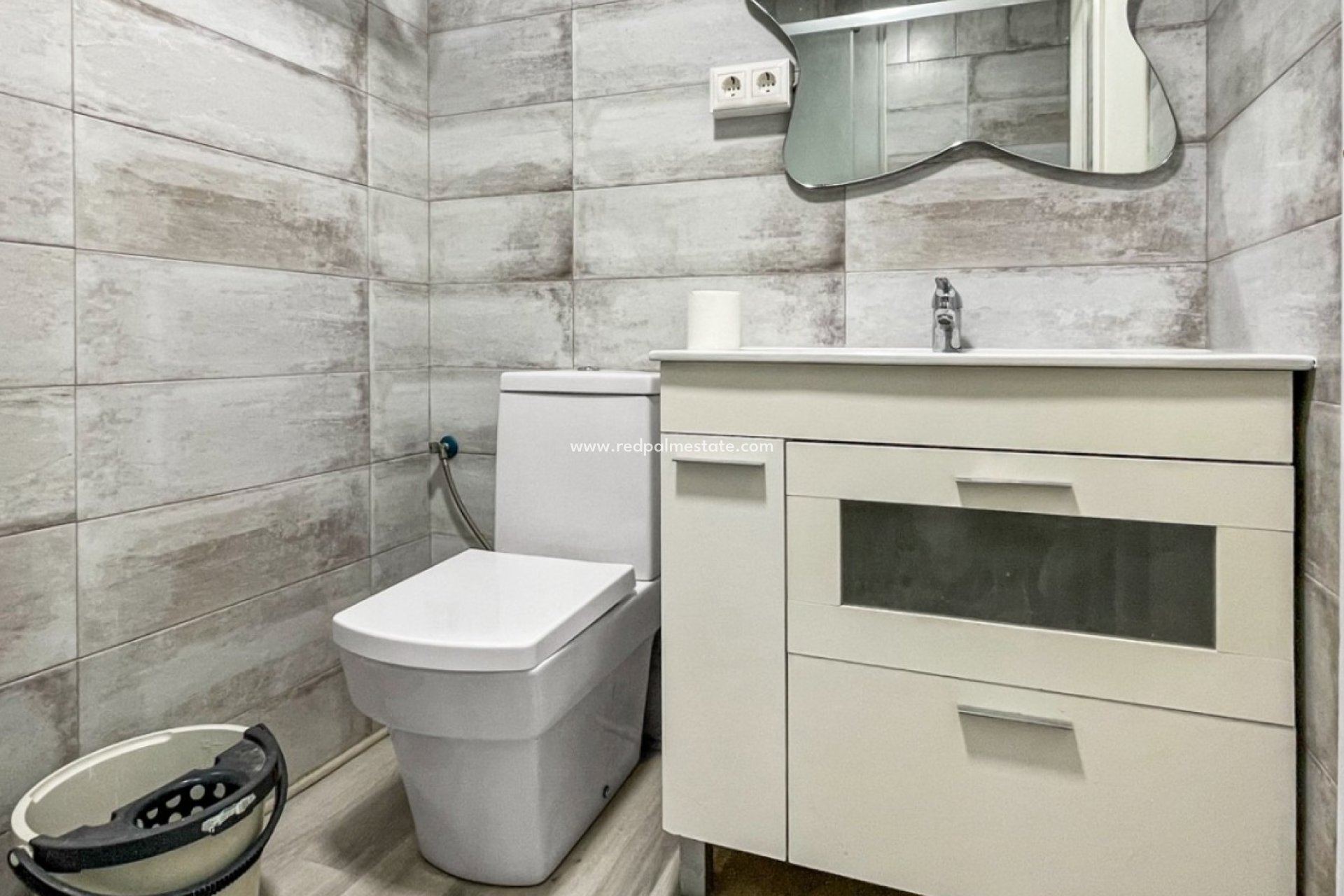 Resale - Apartment -
Guardamar del Segura - Pueblo