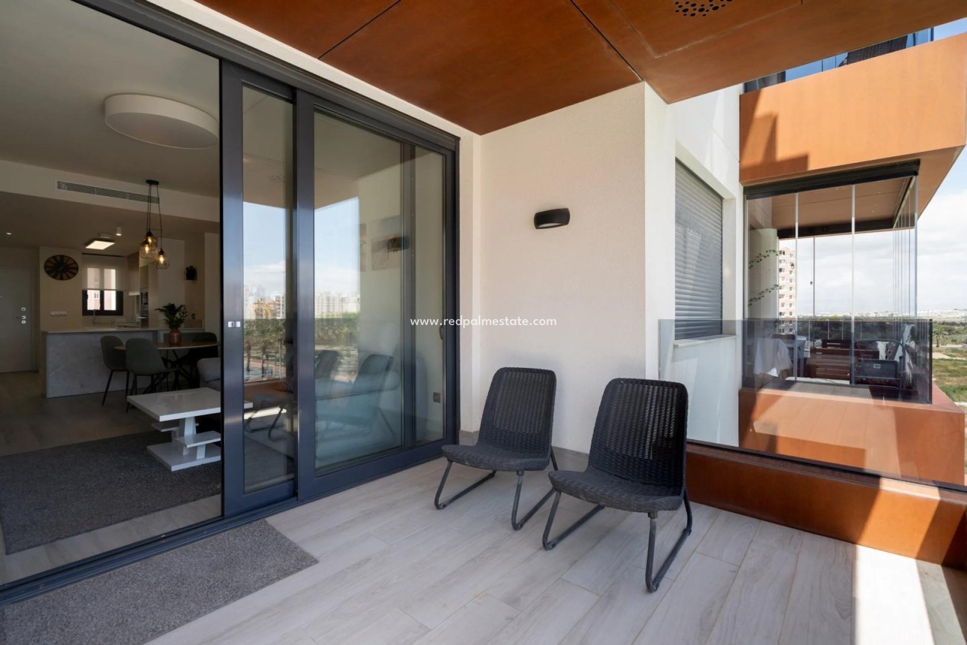 Resale - Apartment -
Guardamar del Segura - Puerto Deportivo
