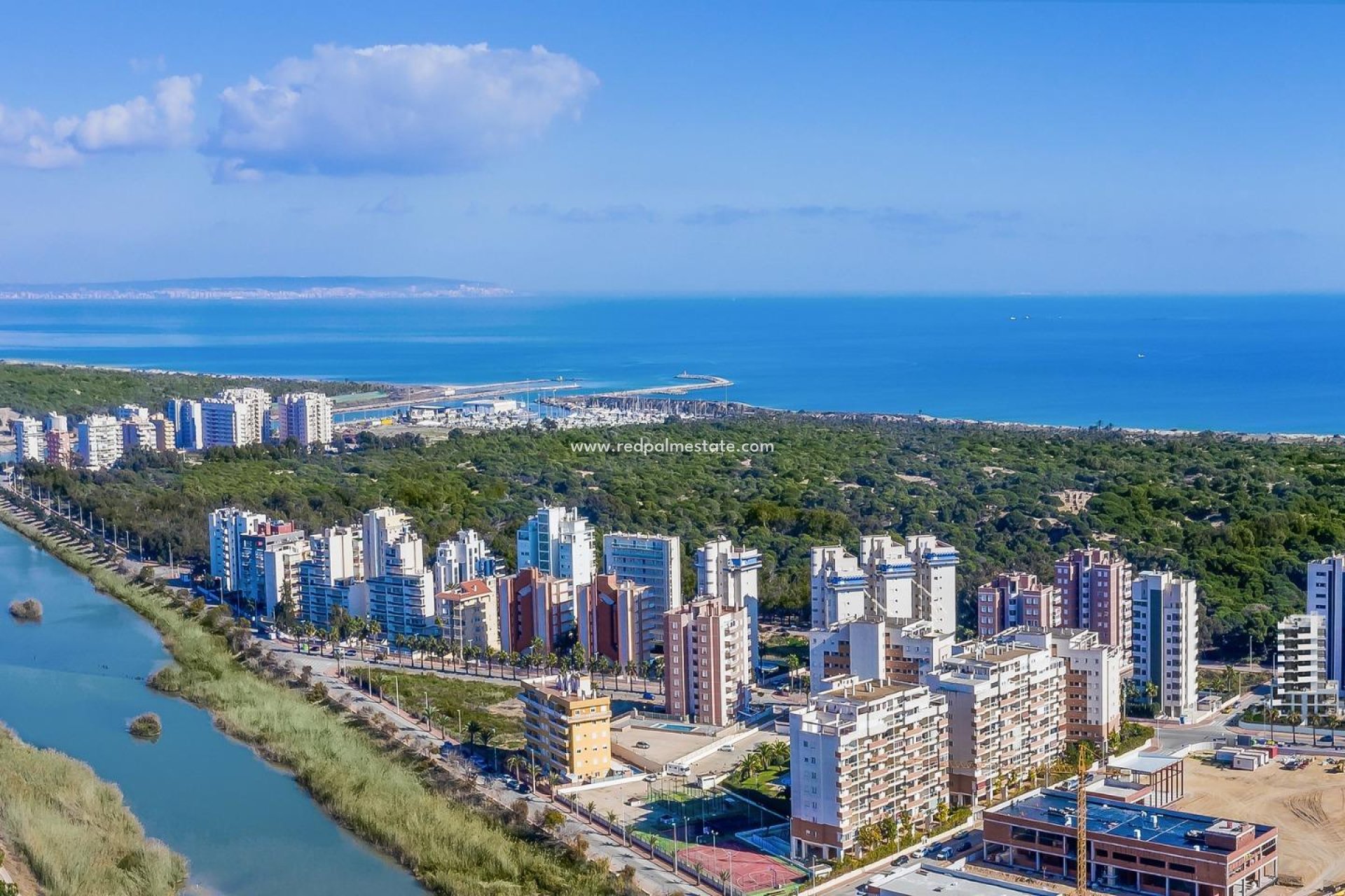 Resale - Apartment -
Guardamar del Segura - Puerto Deportivo