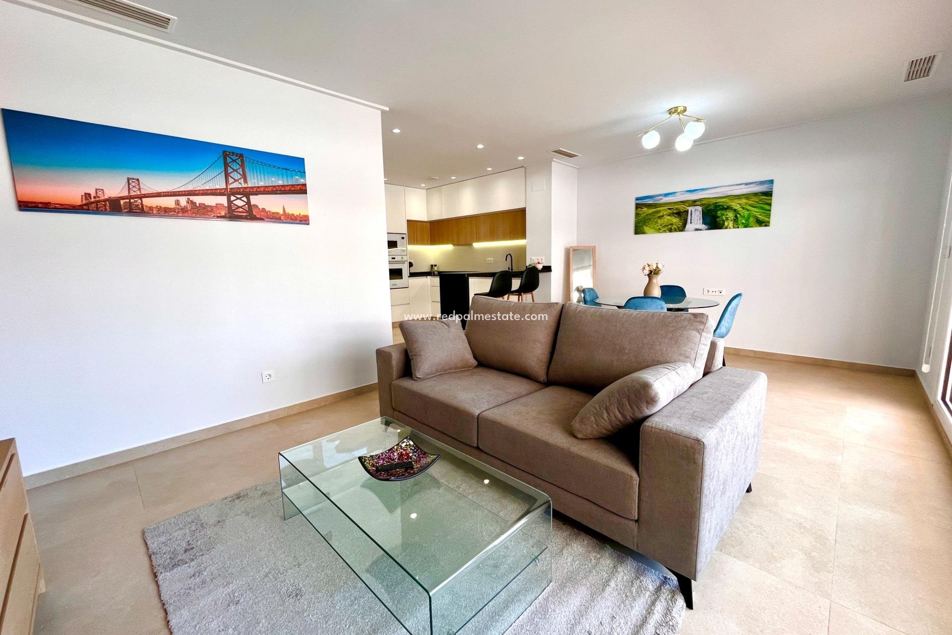 Resale - Apartment -
Guardamar del Segura - Puerto Deportivo