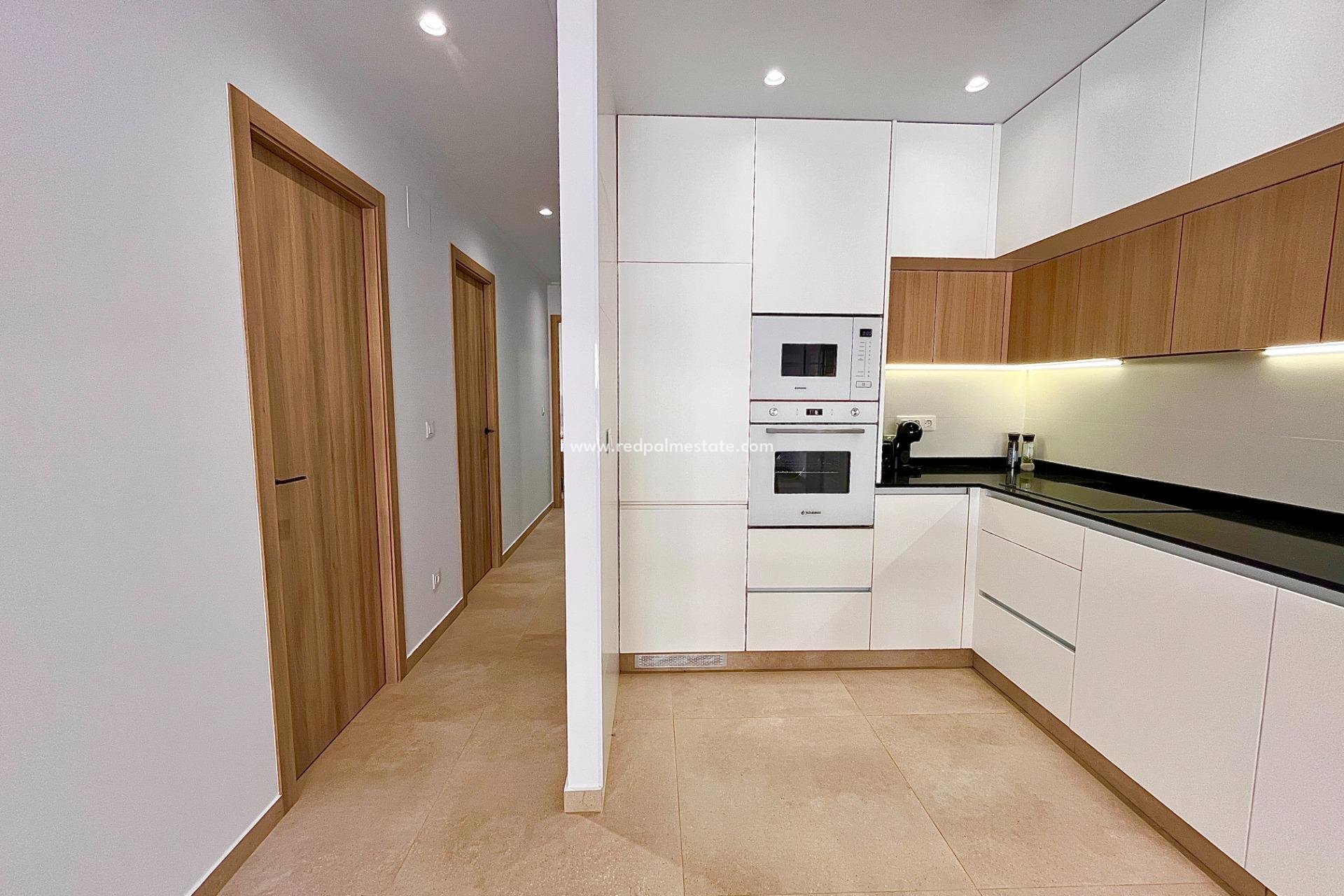 Resale - Apartment -
Guardamar del Segura - Puerto Deportivo