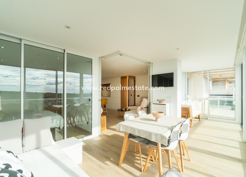 Resale - Apartment -
Guardamar del Segura - Puerto Deportivo