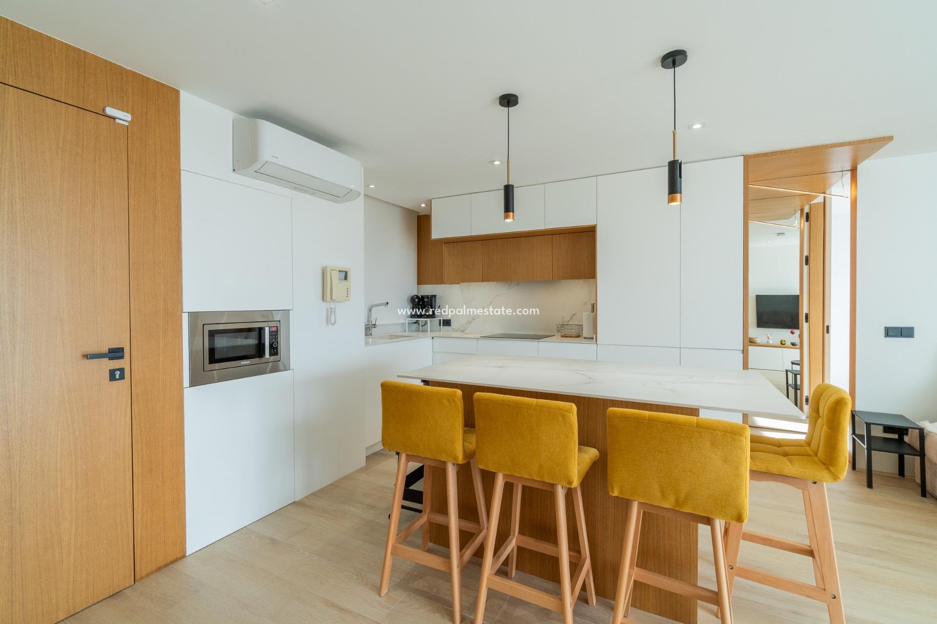 Resale - Apartment -
Guardamar del Segura - Puerto Deportivo