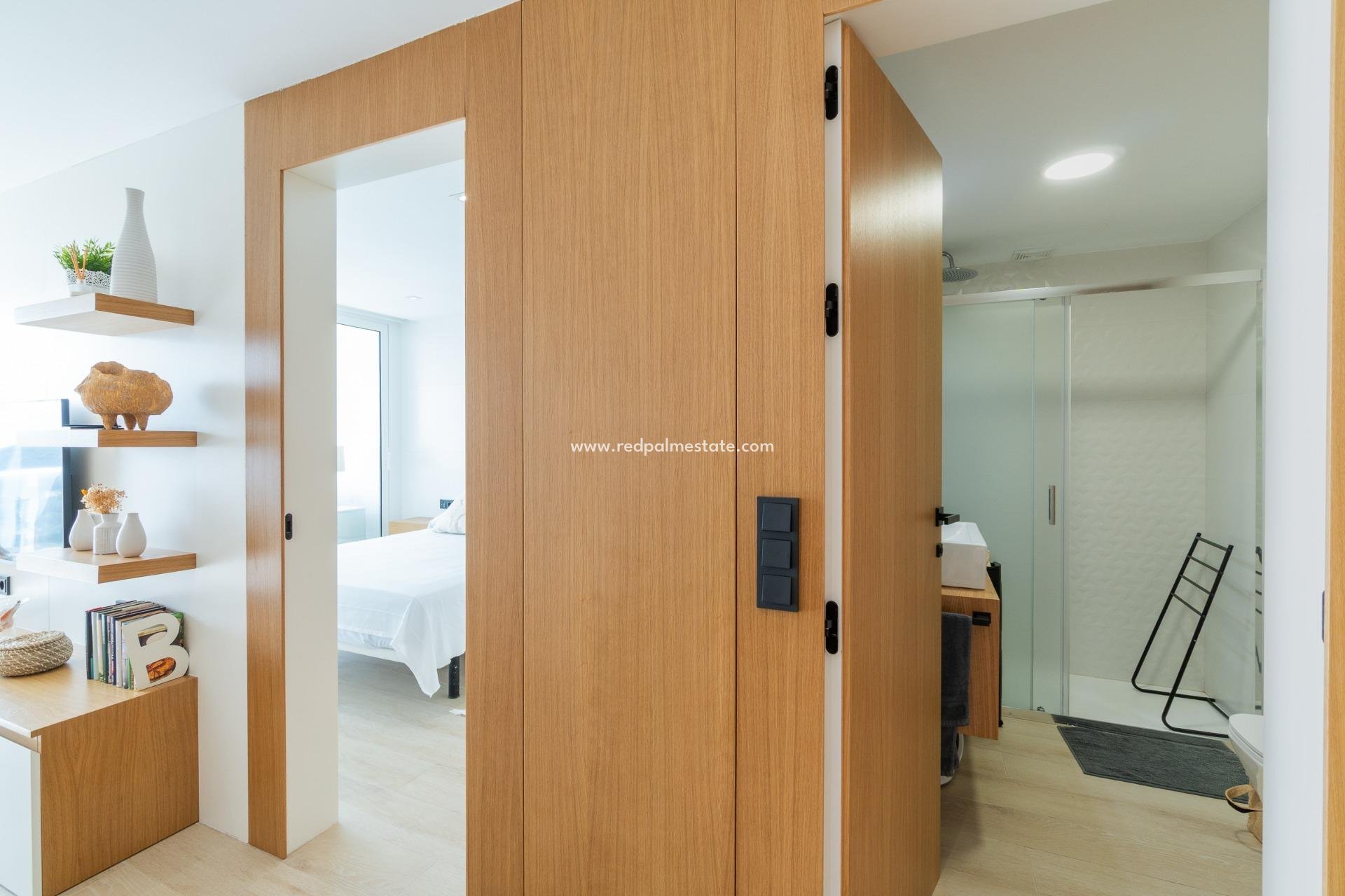 Resale - Apartment -
Guardamar del Segura - Puerto Deportivo