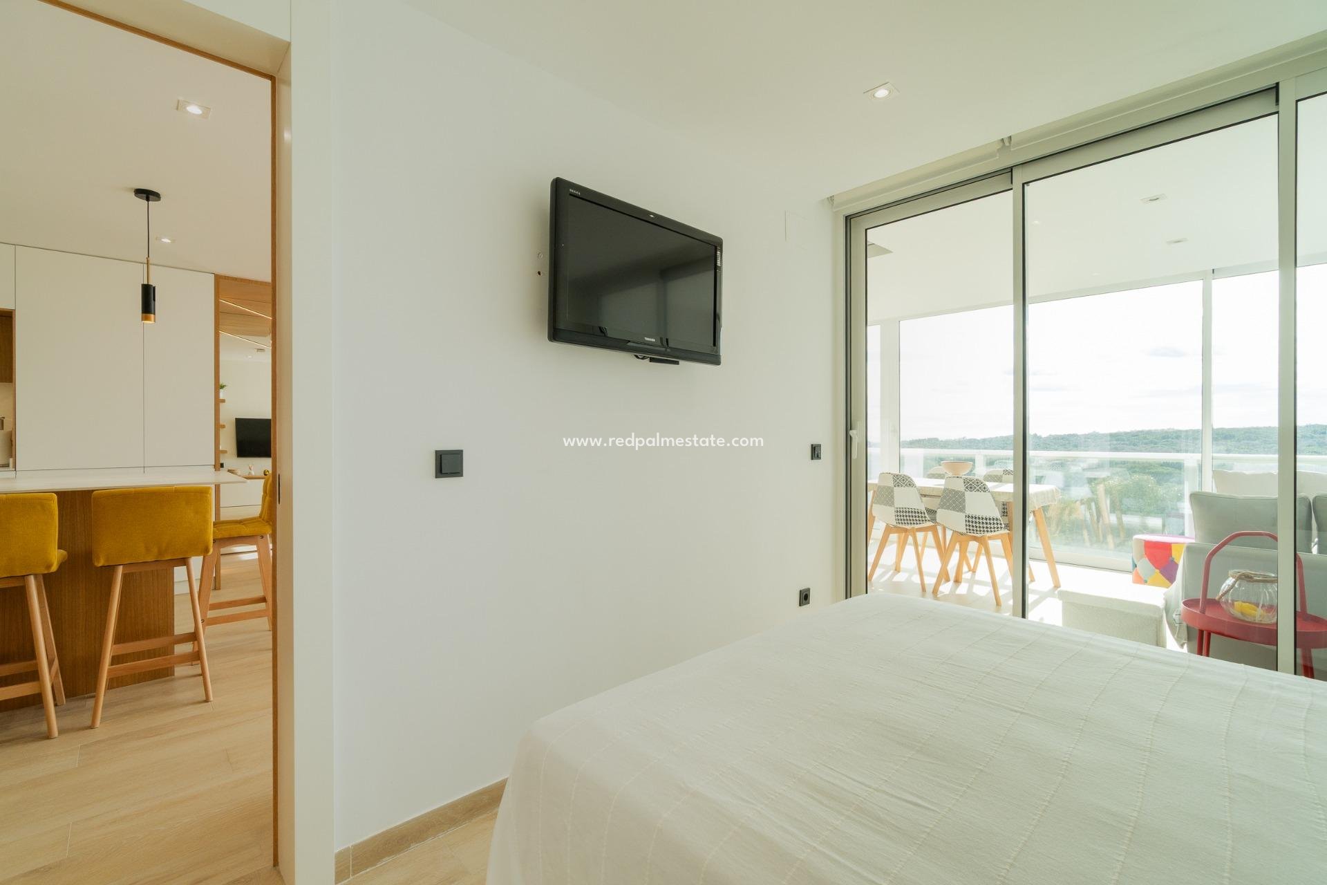 Resale - Apartment -
Guardamar del Segura - Puerto Deportivo