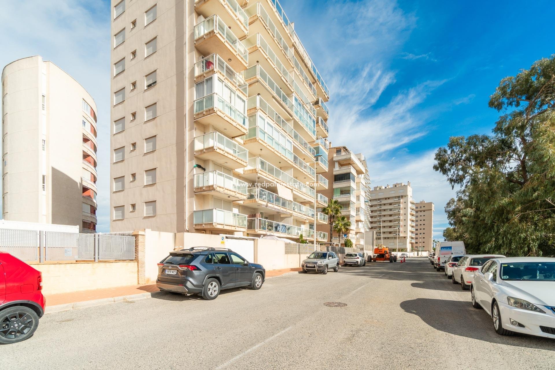 Resale - Apartment -
Guardamar del Segura - Puerto Deportivo