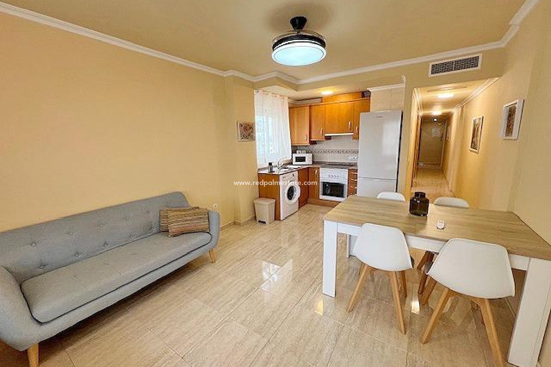 Resale - Apartment -
Guardamar del Segura - Puerto Deportivo