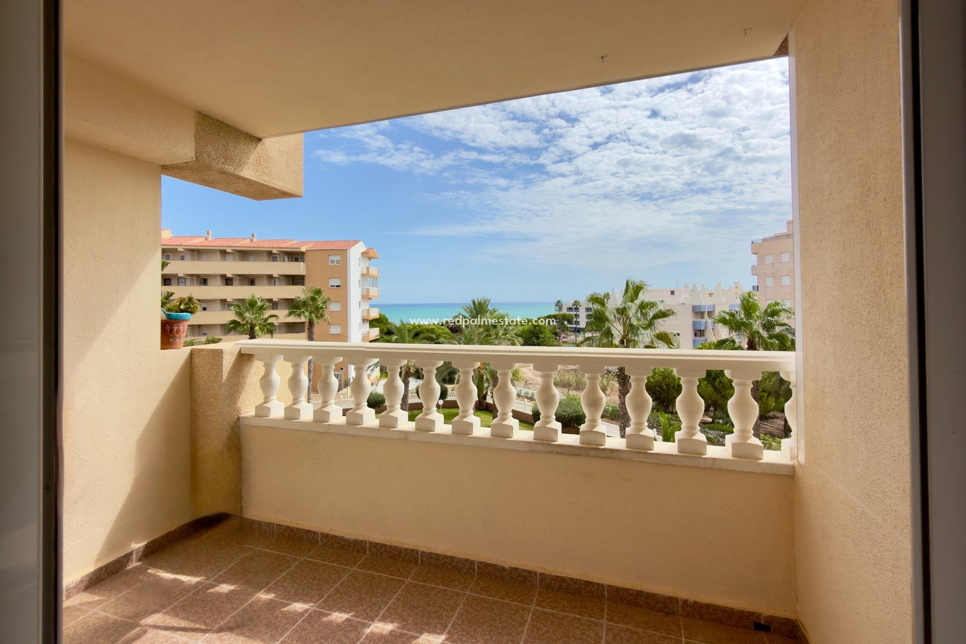 Resale - Apartment -
Guardamar del Segura - Urbanizaciones