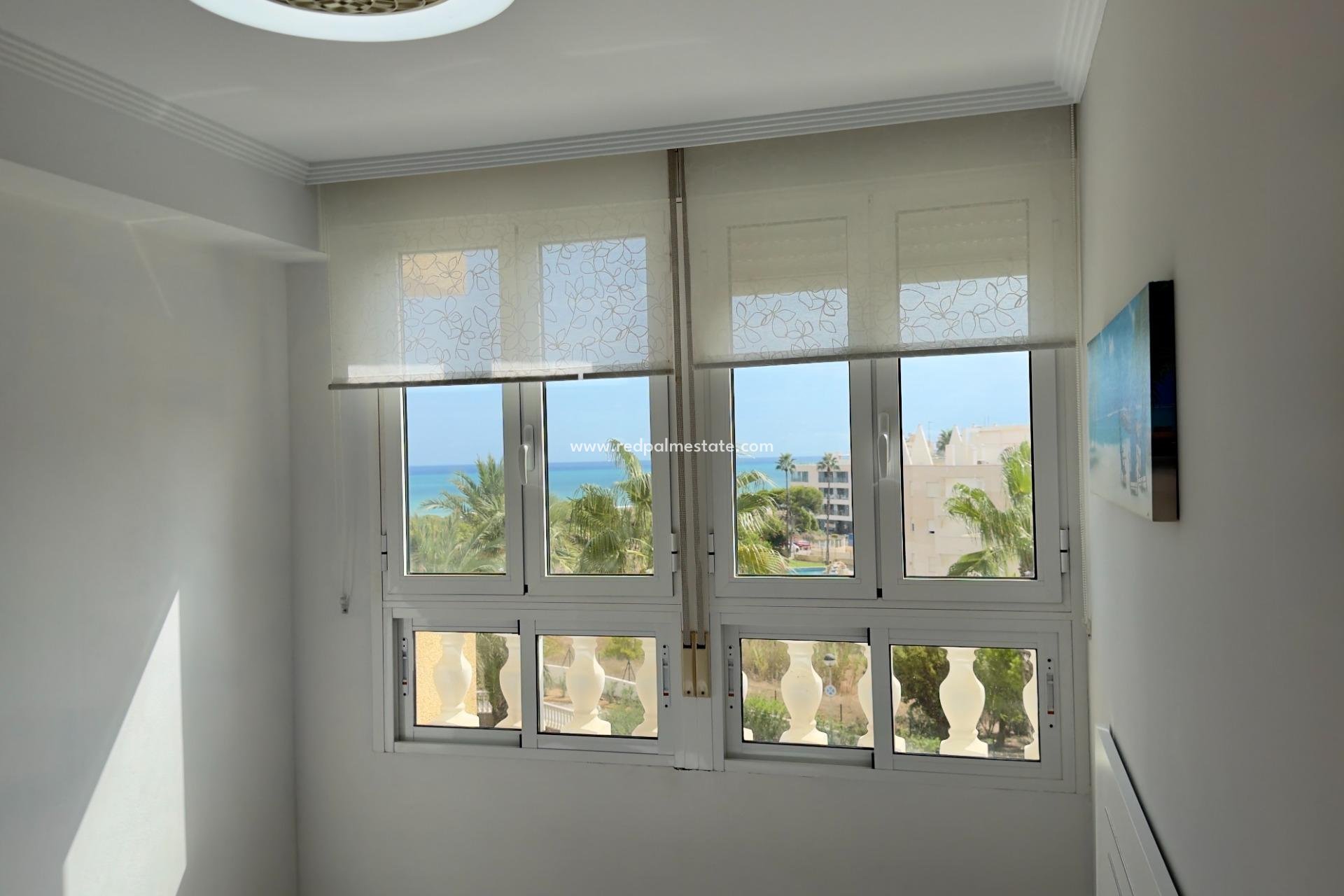 Resale - Apartment -
Guardamar del Segura - Urbanizaciones