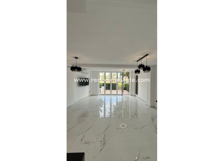 Resale - Apartment -
Hacienda Riquelme Golf Resort - Inland