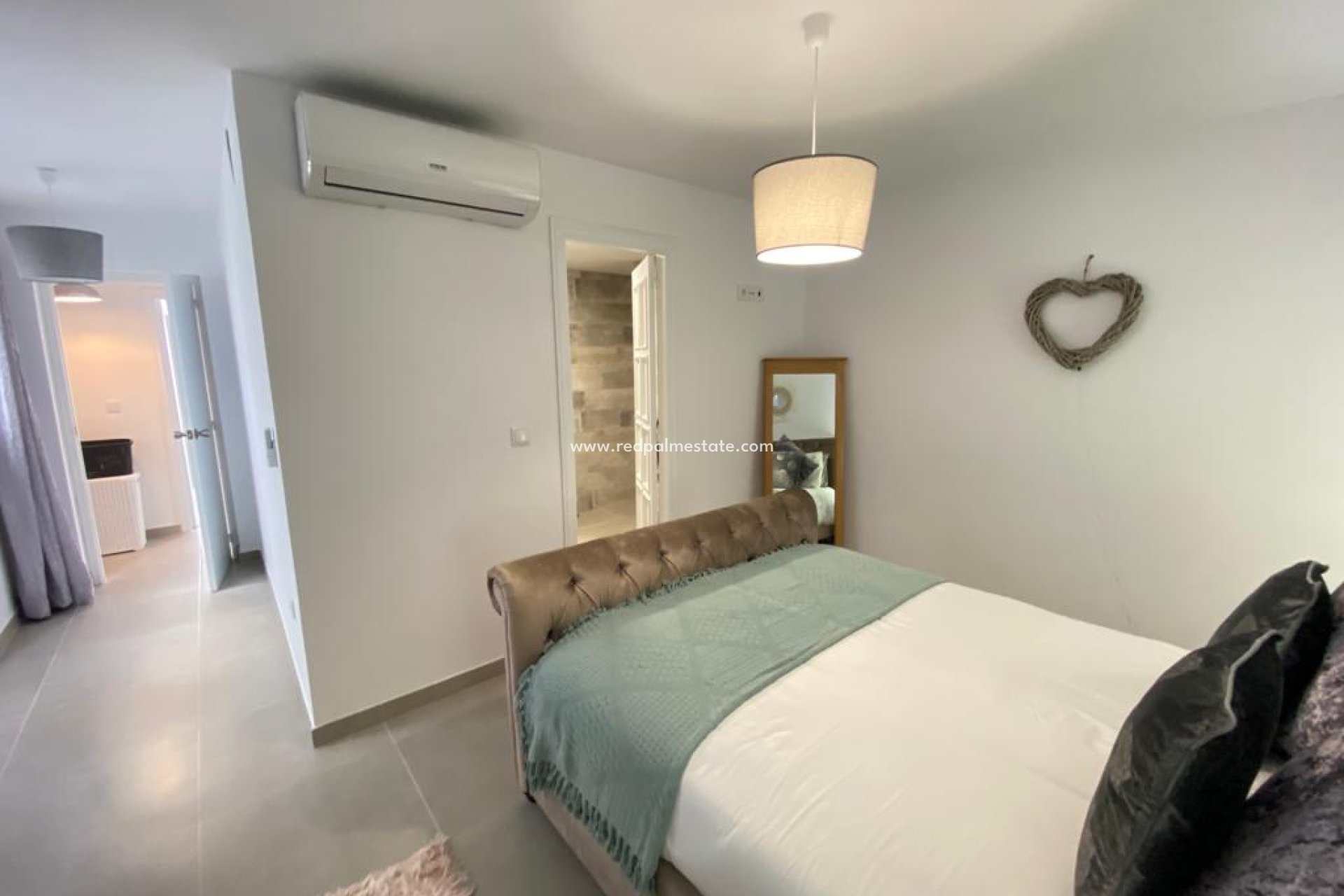 Resale - Apartment -
Jávea