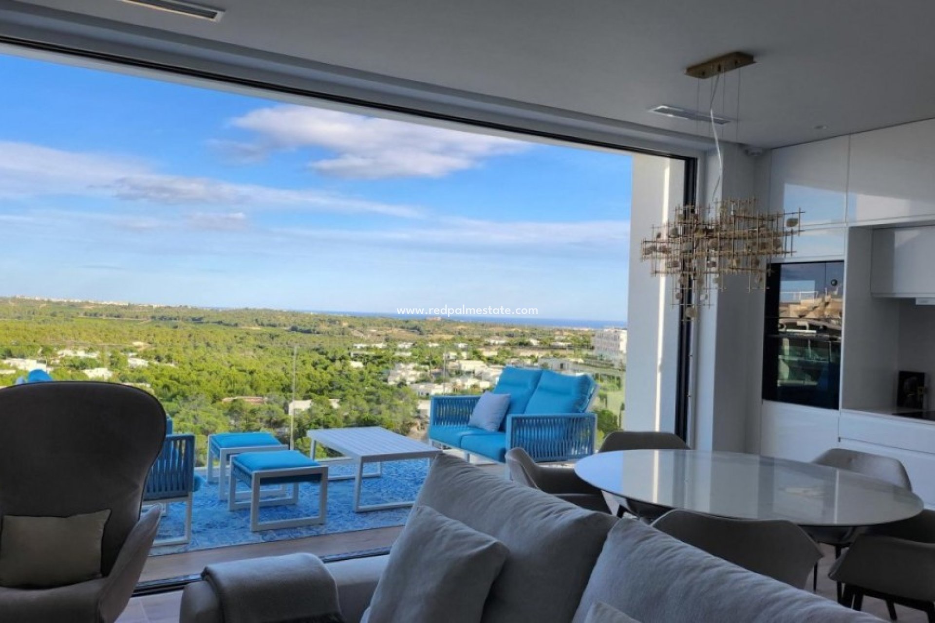 Resale - Apartment -
Las Colinas Golf