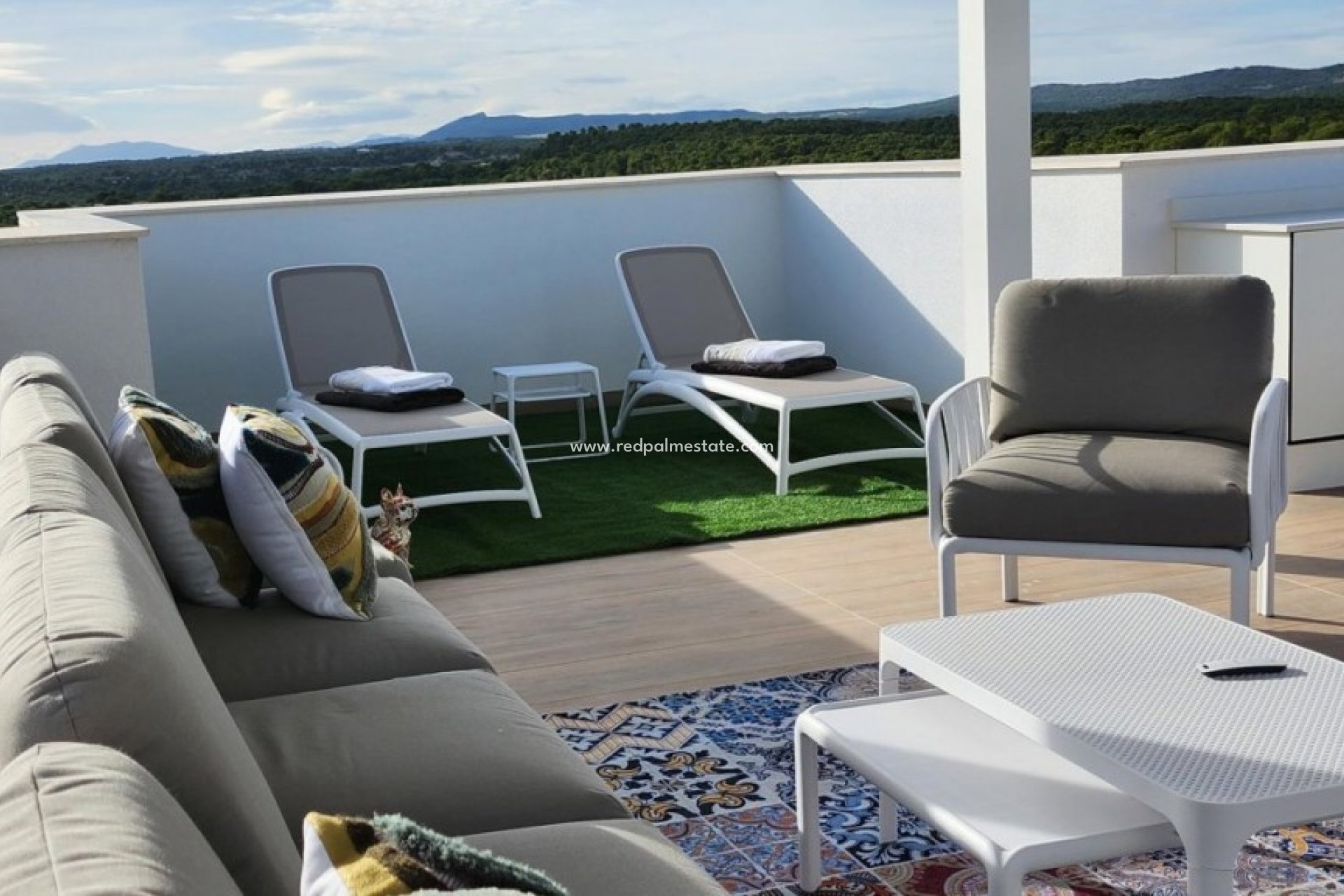 Resale - Apartment -
Las Colinas Golf