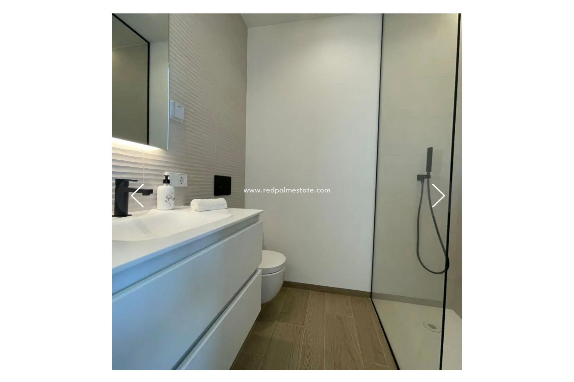 Resale - Apartment -
Las Colinas Golf