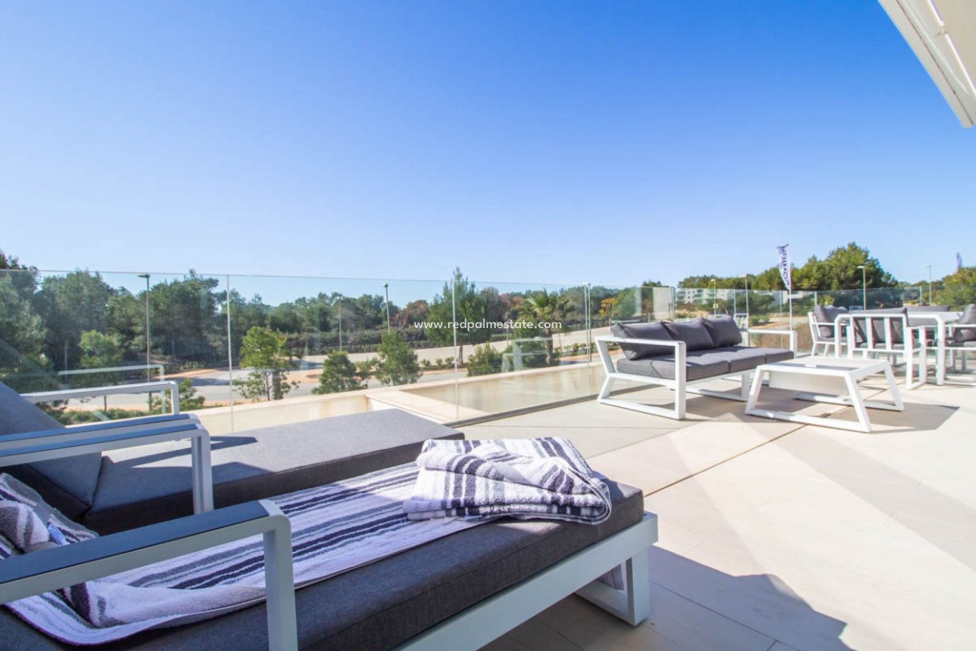 Resale - Apartment -
Las Colinas Golf