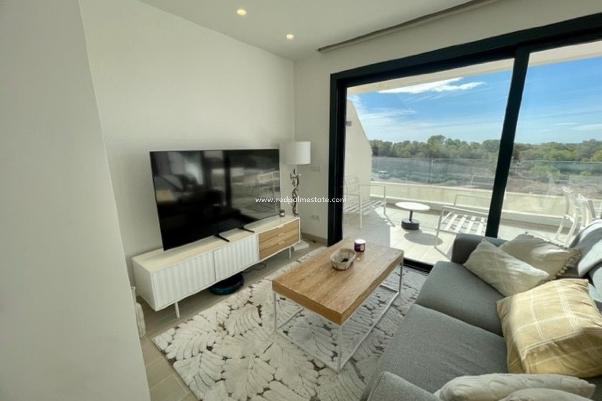 Resale - Apartment -
Las Colinas Golf