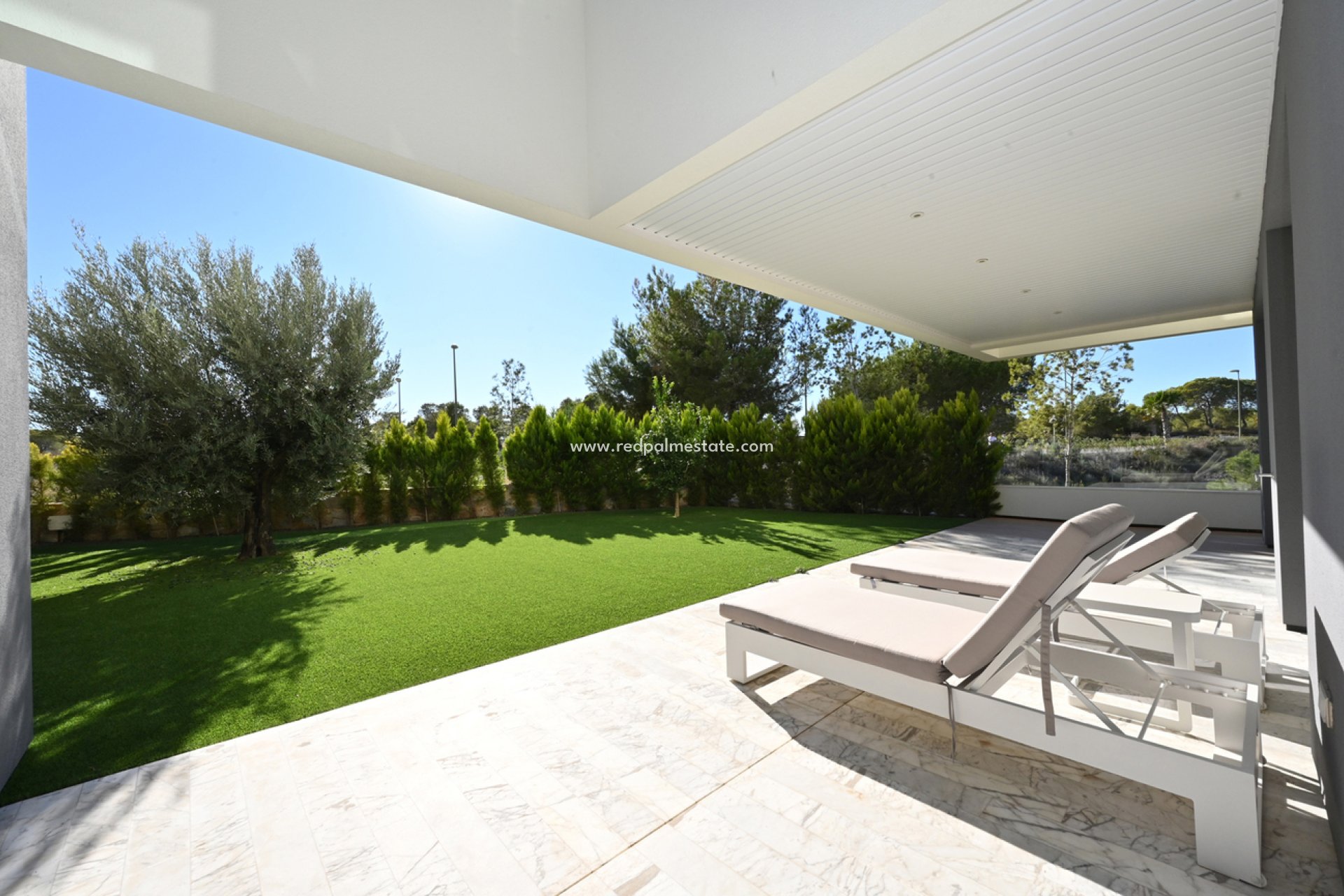 Resale - Apartment -
Las Colinas Golf