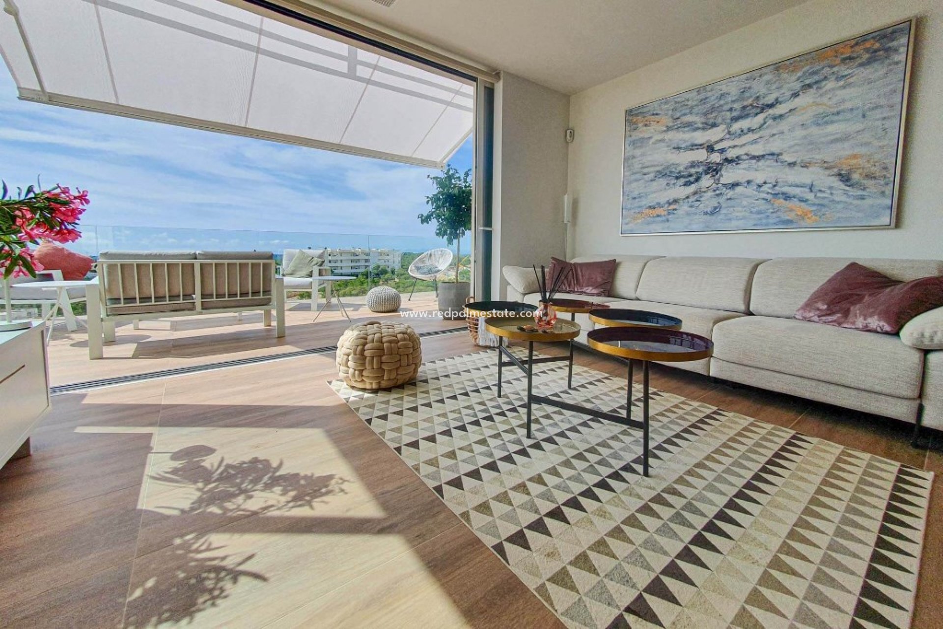 Resale - Apartment -
Las Colinas Golf