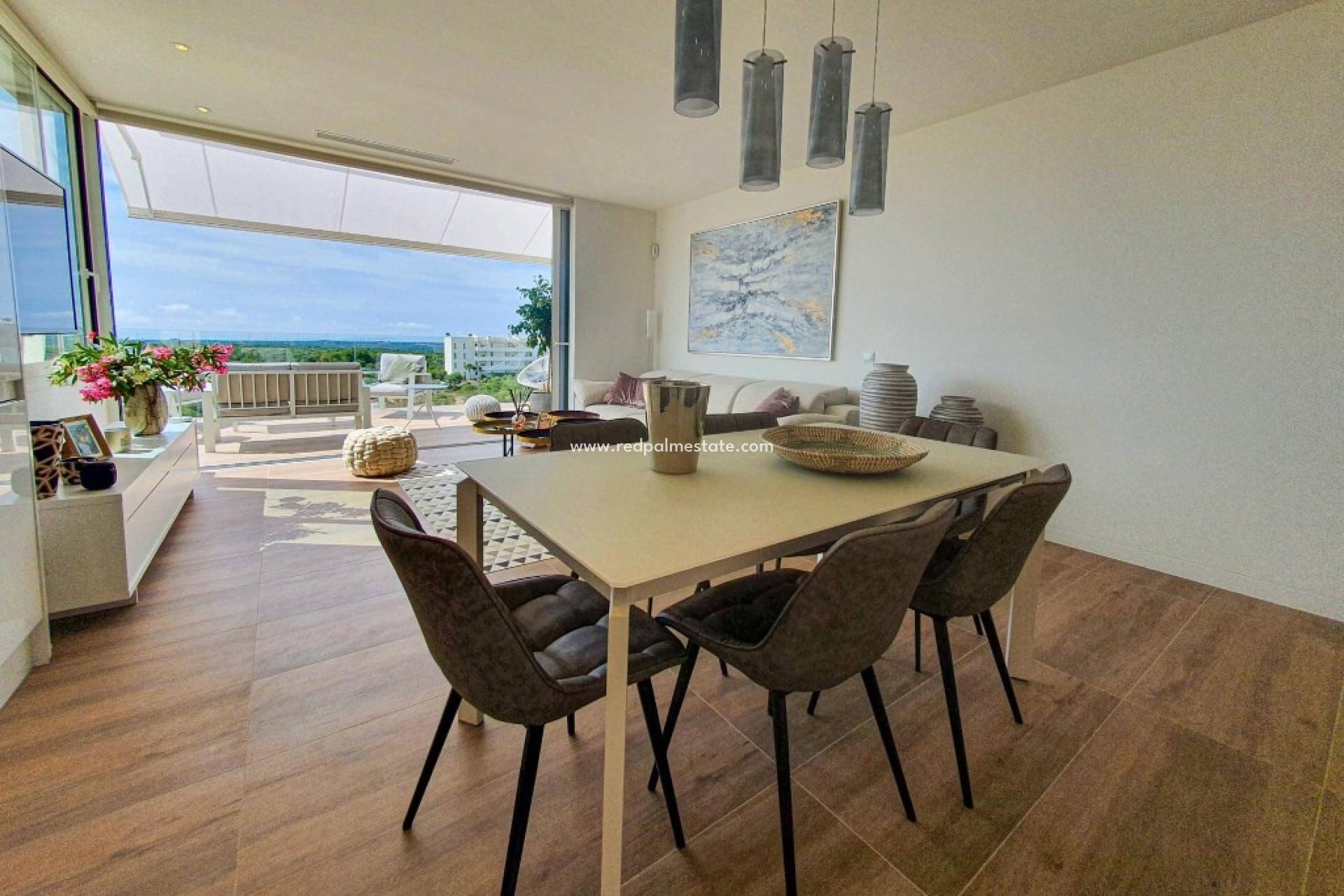 Resale - Apartment -
Las Colinas Golf