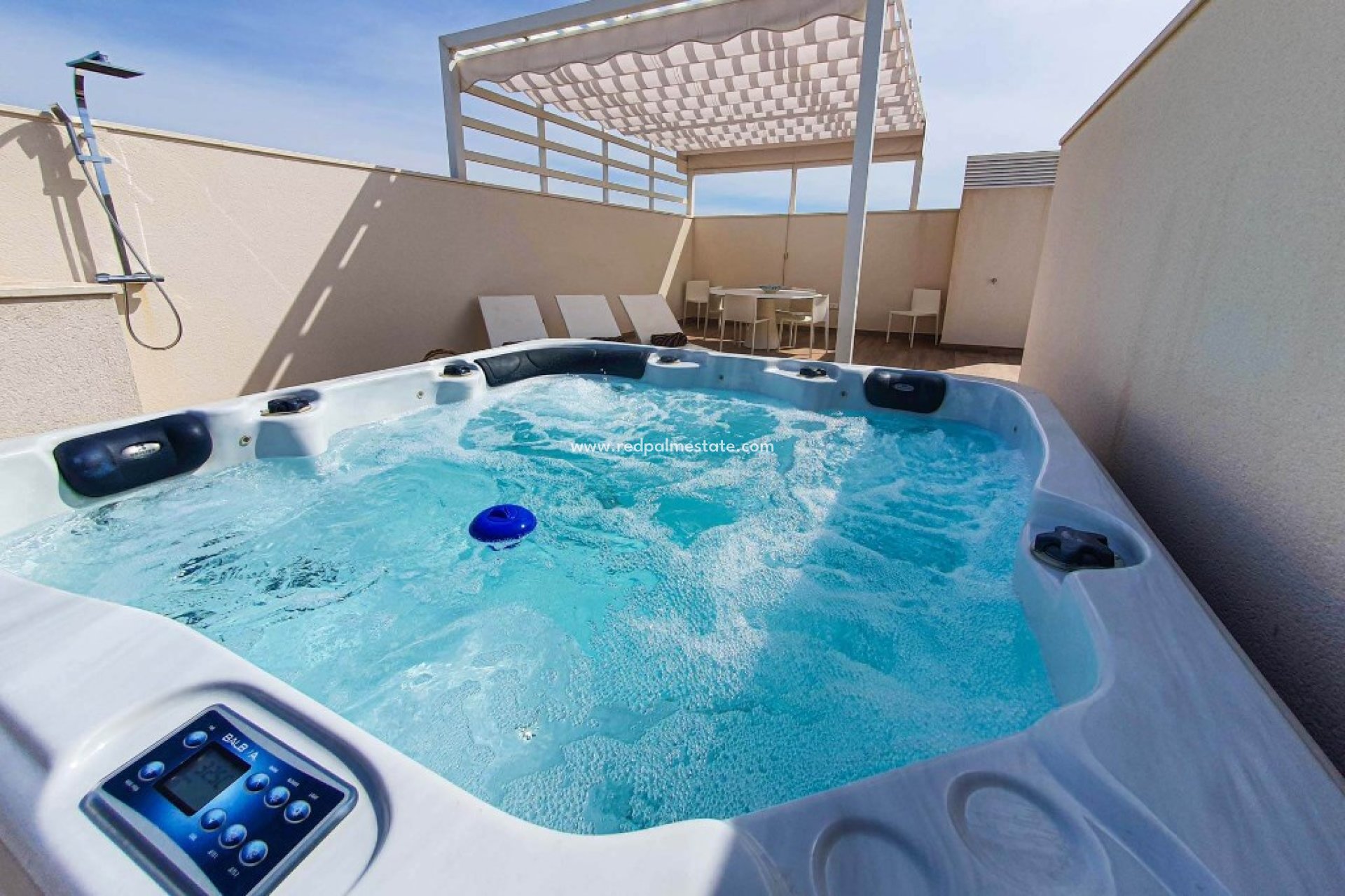 Resale - Apartment -
Las Colinas Golf