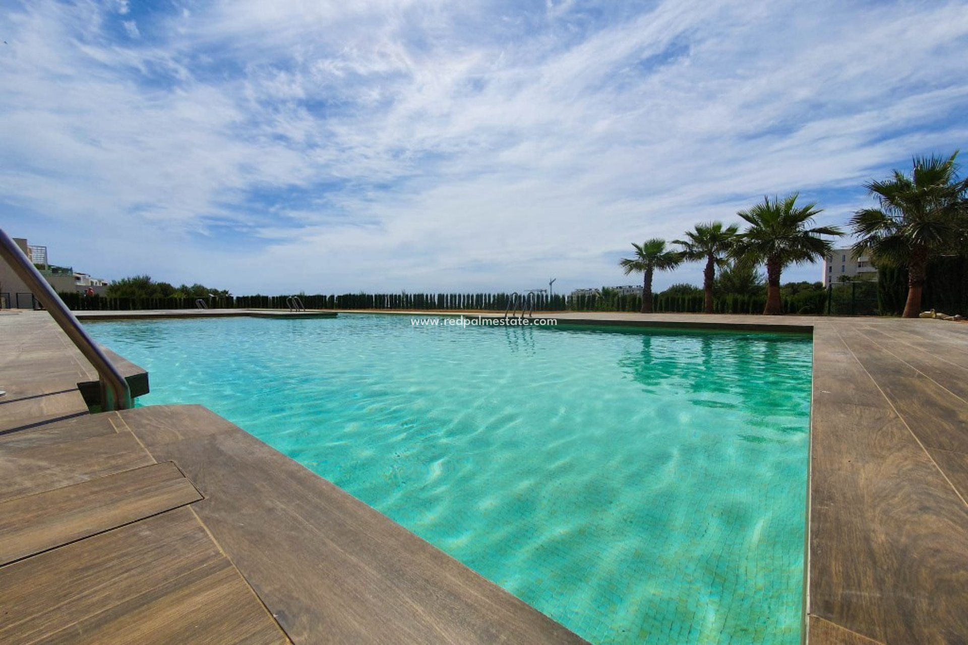 Resale - Apartment -
Las Colinas Golf