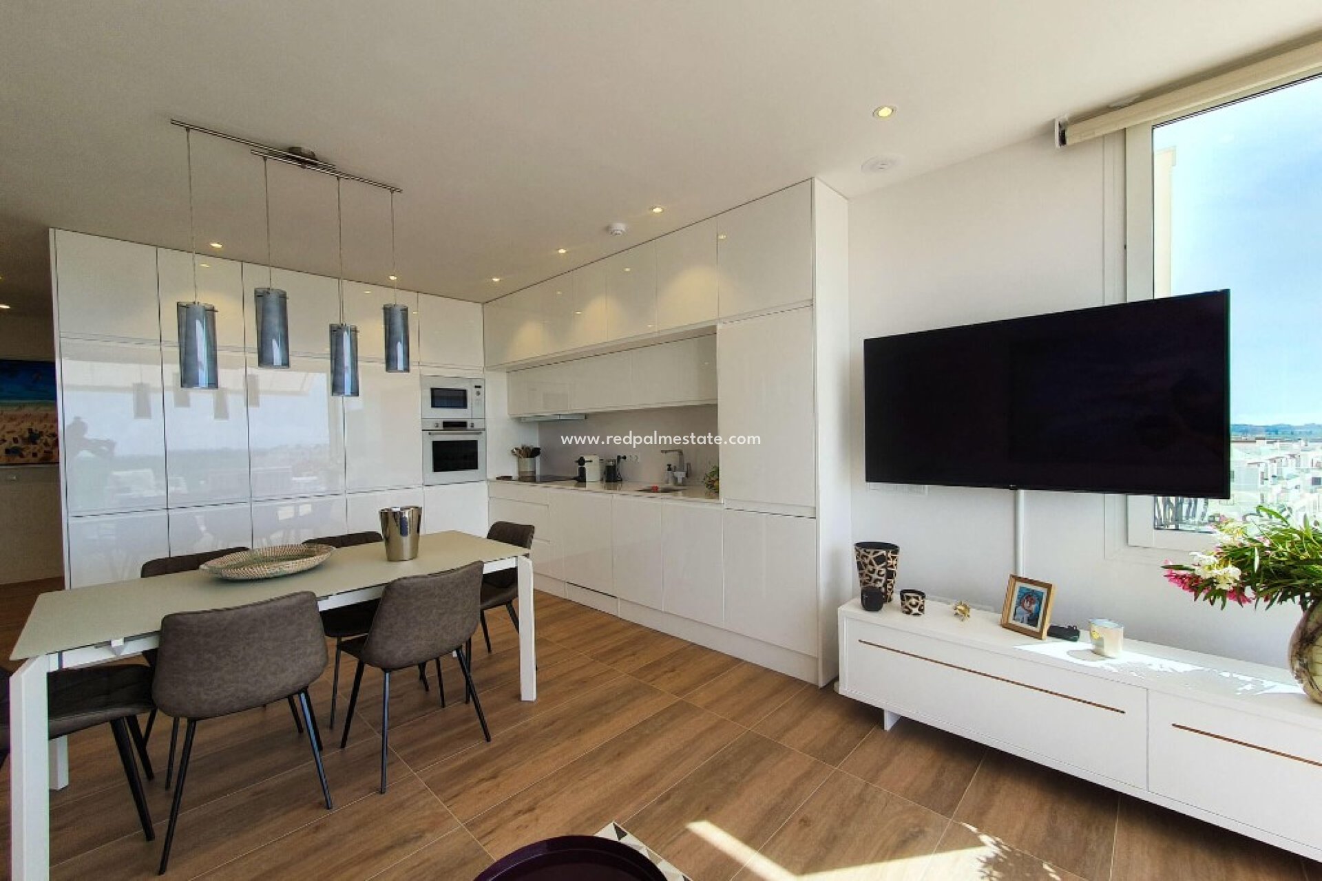 Resale - Apartment -
Las Colinas Golf