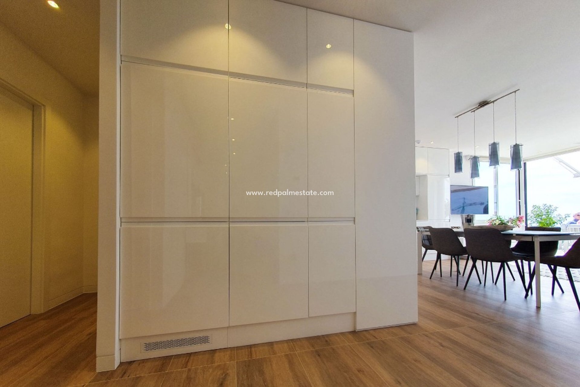 Resale - Apartment -
Las Colinas Golf