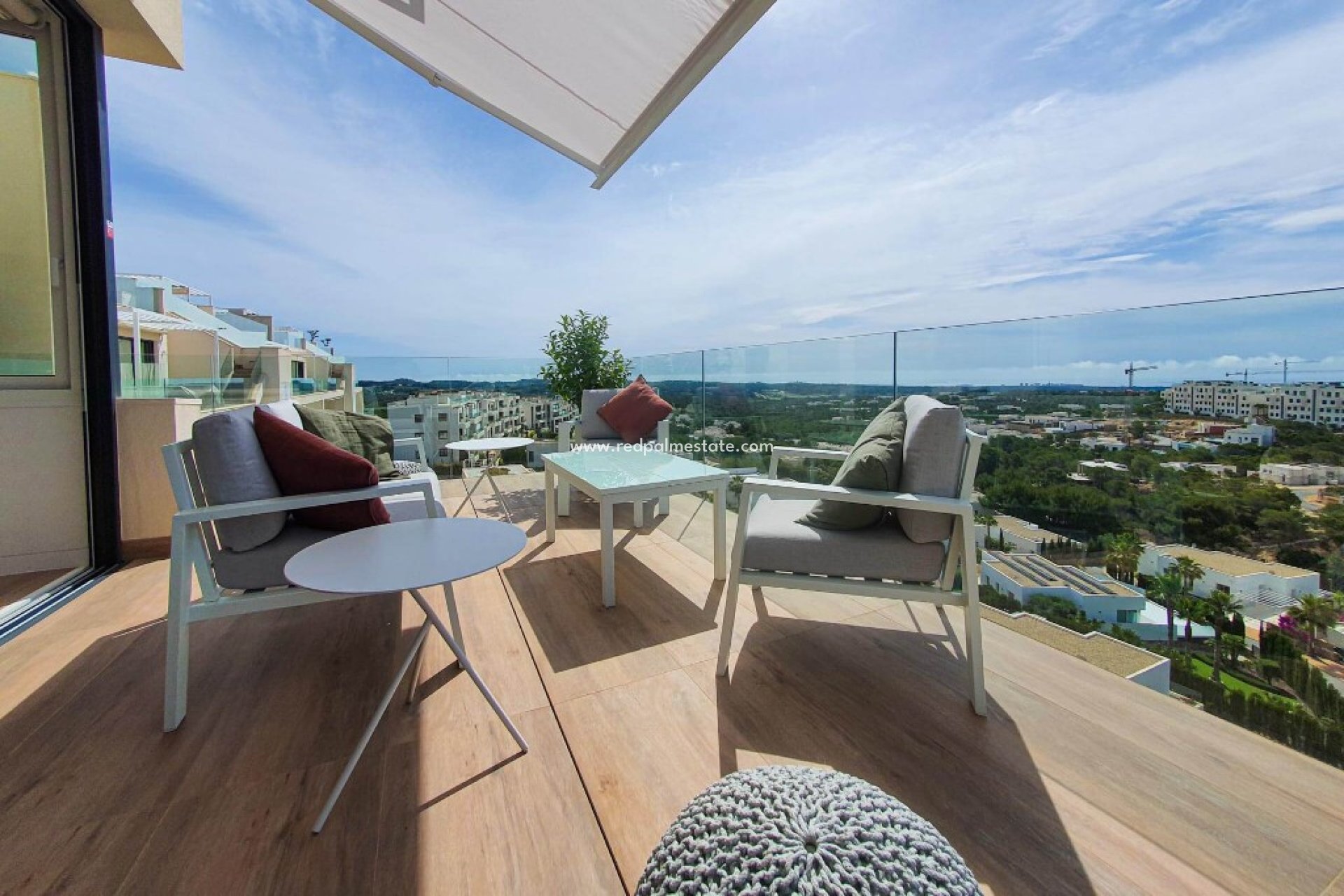 Resale - Apartment -
Las Colinas Golf