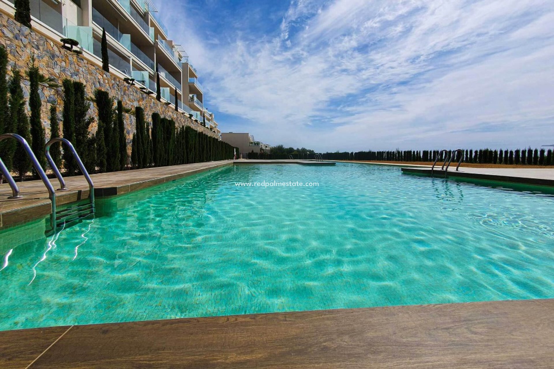 Resale - Apartment -
Las Colinas Golf