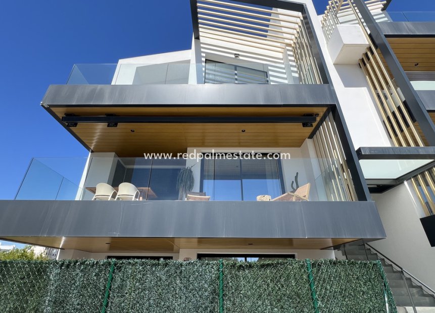 Resale - Apartment -
Las Colinas Golf