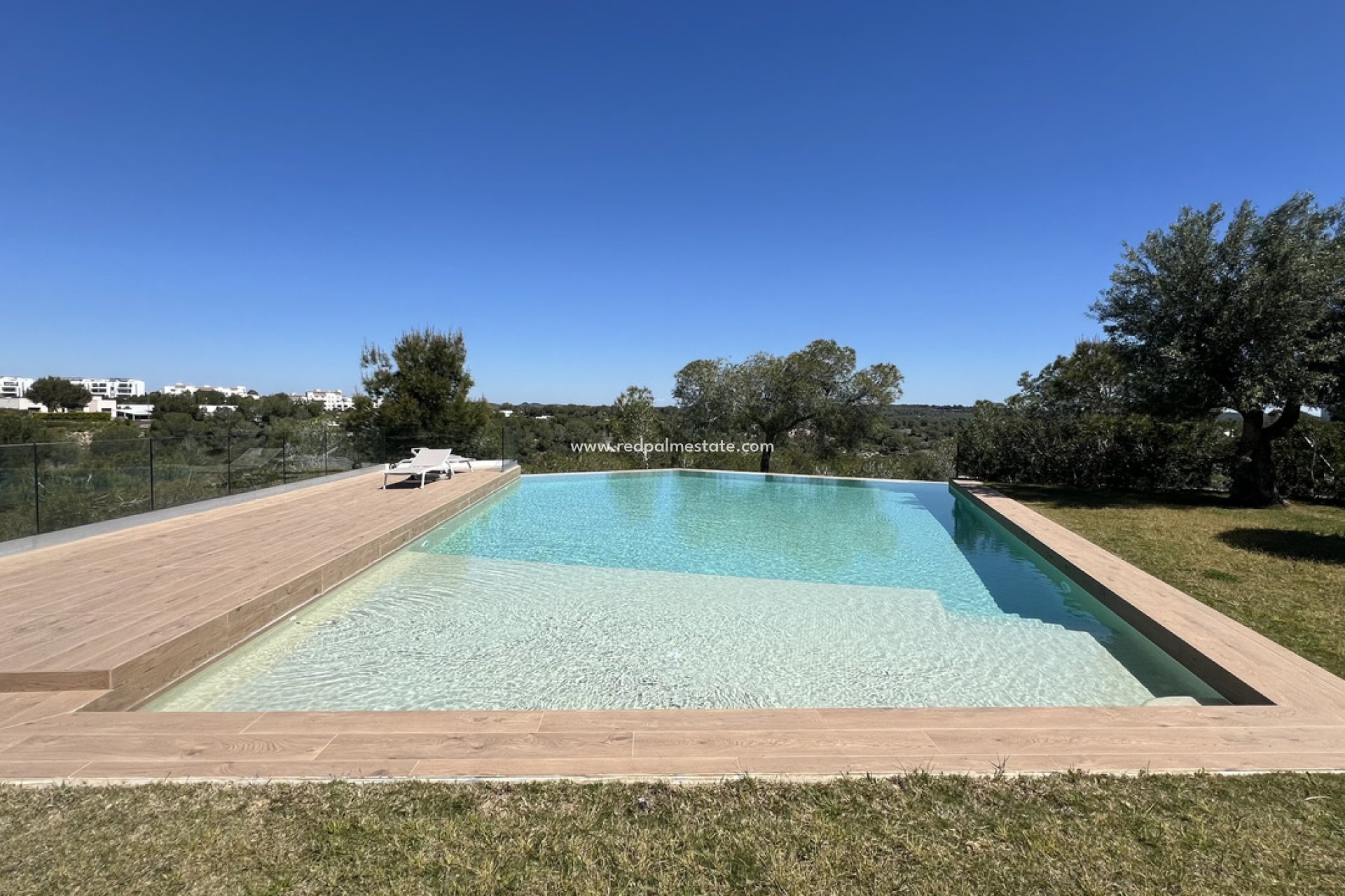 Resale - Apartment -
Las Colinas Golf