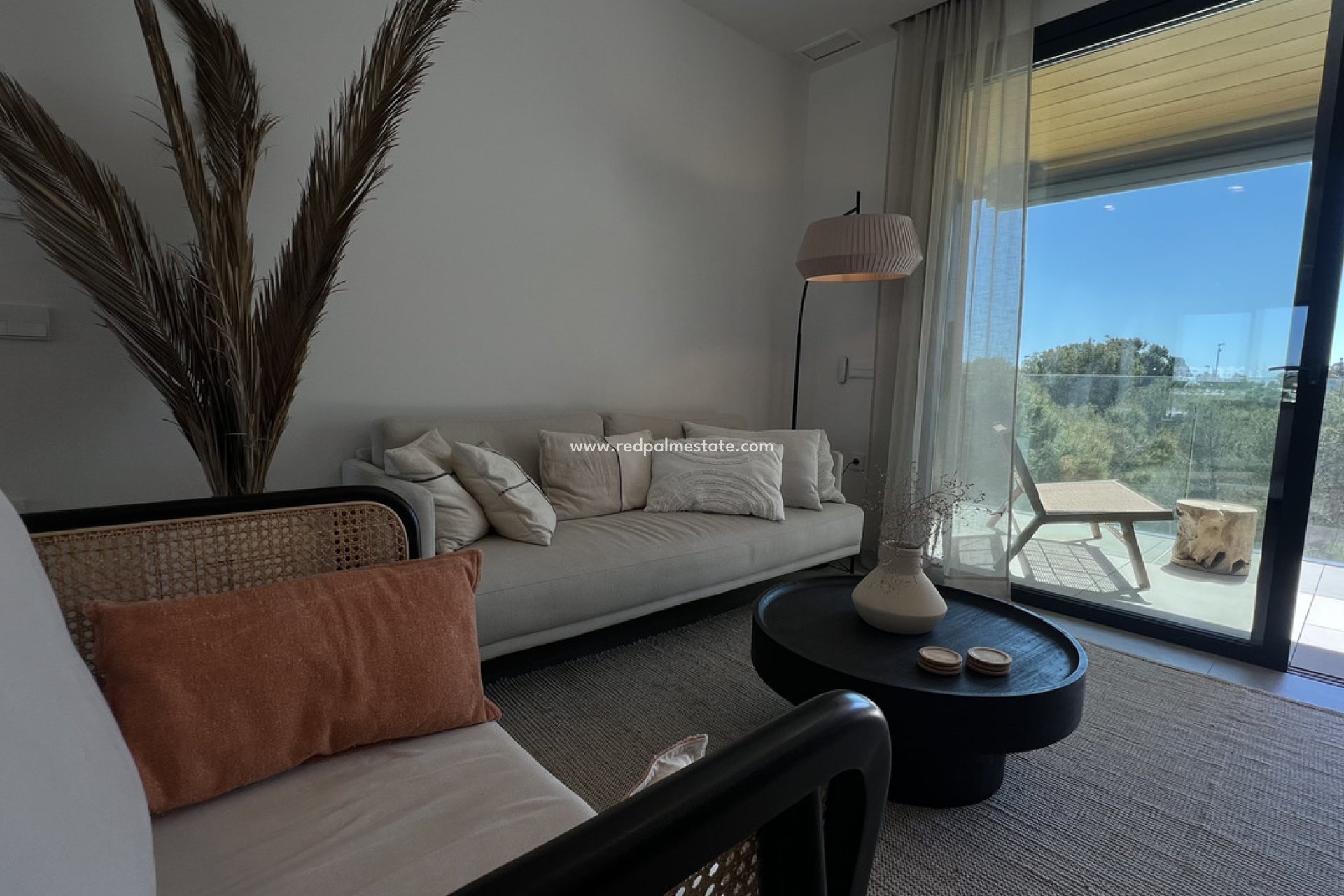 Resale - Apartment -
Las Colinas Golf