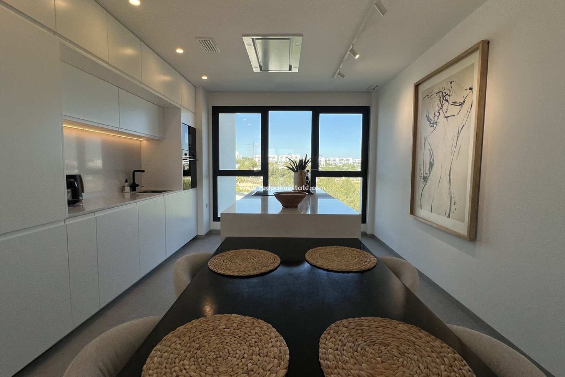 Resale - Apartment -
Las Colinas Golf
