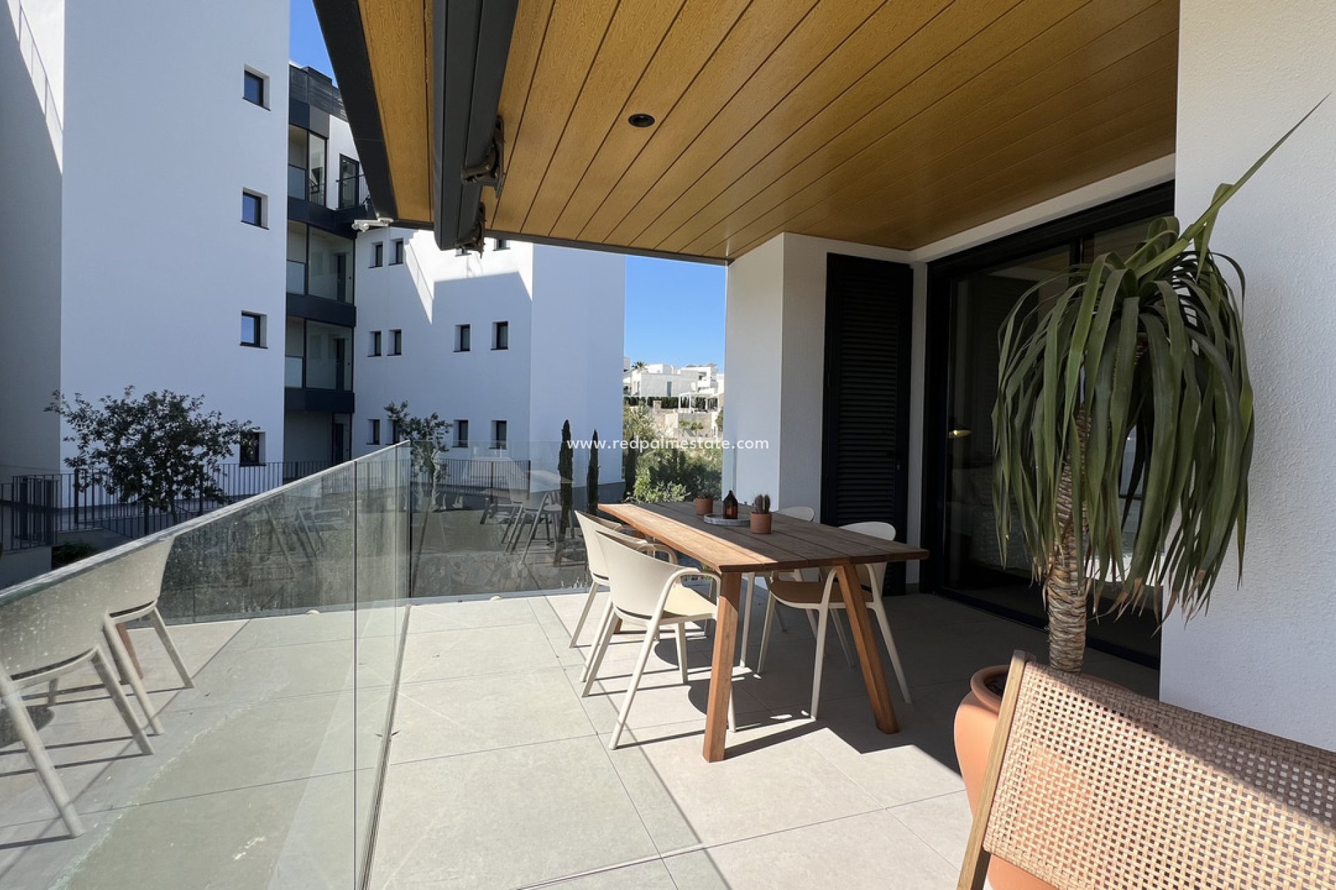 Resale - Apartment -
Las Colinas Golf