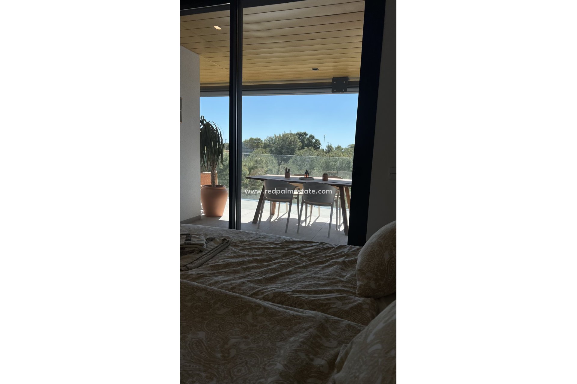 Resale - Apartment -
Las Colinas Golf