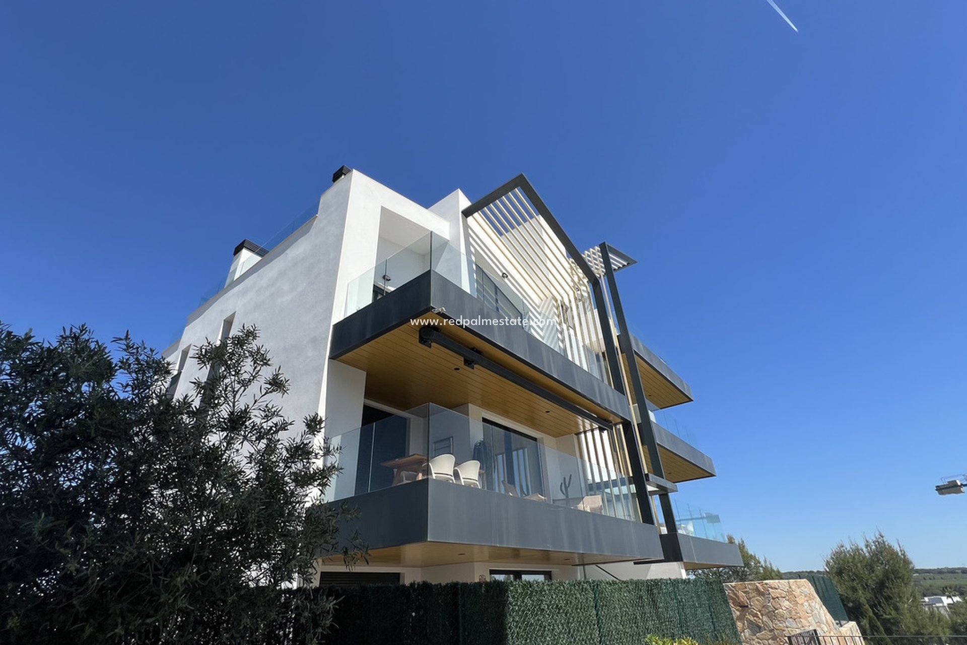 Resale - Apartment -
Las Colinas Golf