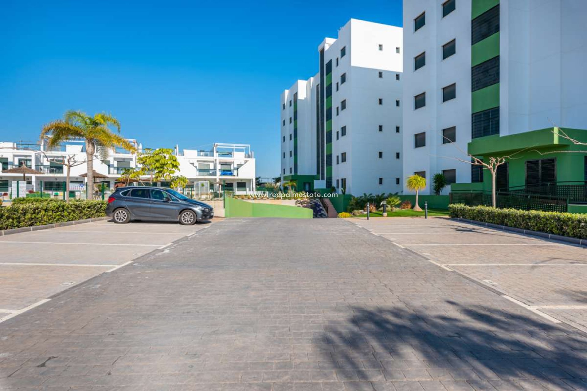 Resale - Apartment -
Mil Palmeras - Costa Blanca