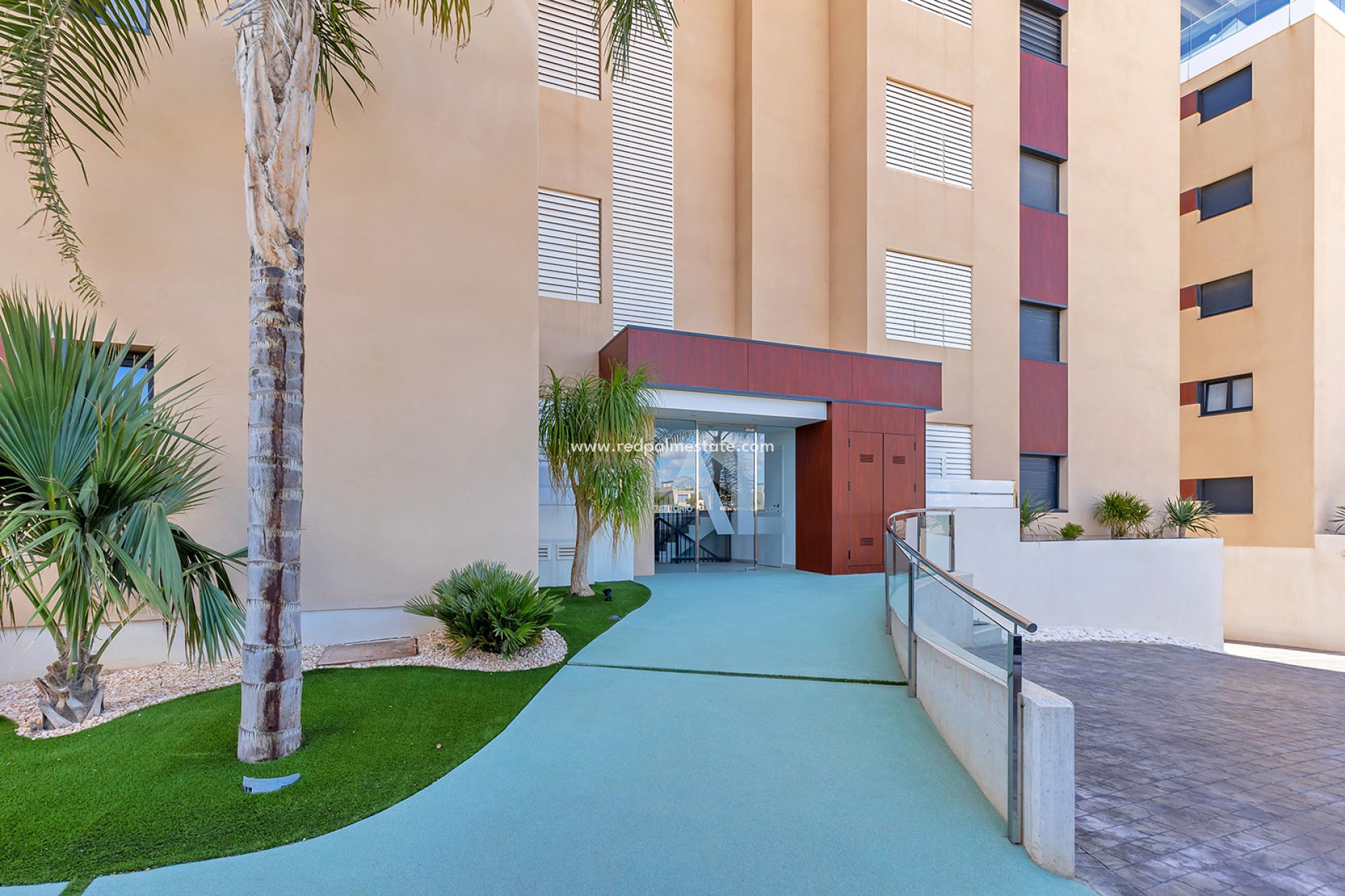 Resale - Apartment -
Mil Palmeras - Costa Blanca