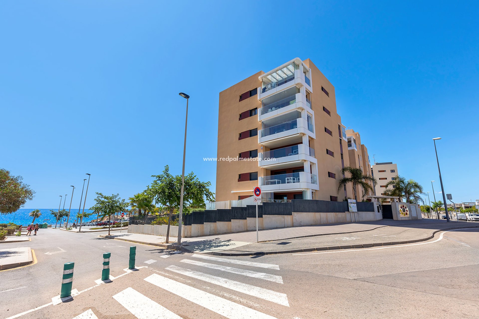 Resale - Apartment -
Mil Palmeras - Costa Blanca