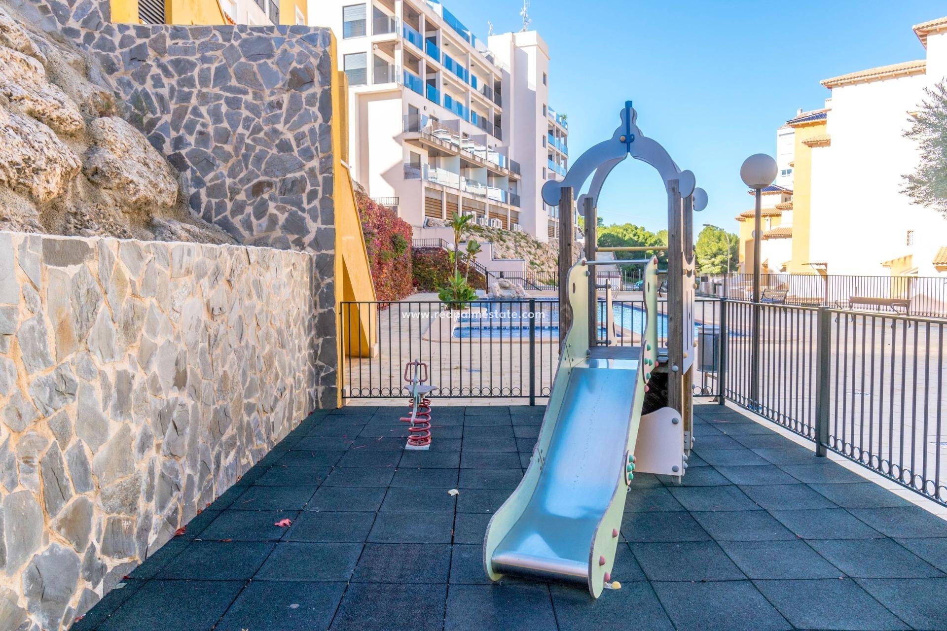 Resale - Apartment -
Orihuela Costa - Altos de Campoamor