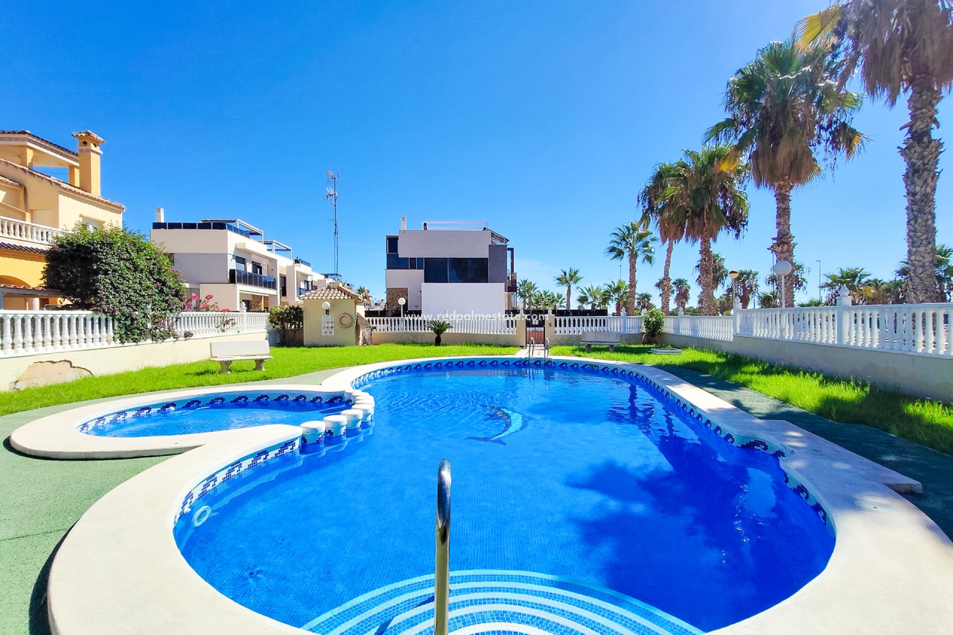 Resale - Apartment -
Orihuela Costa - Cabo Roig