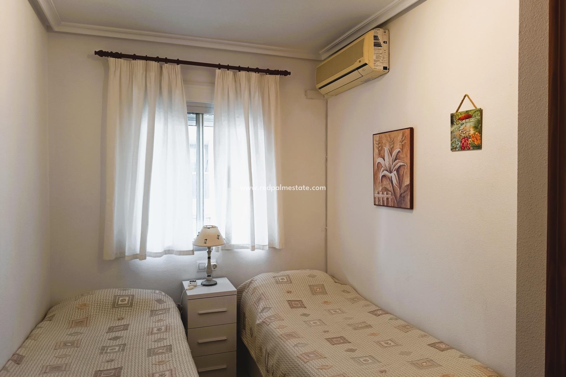 Resale - Apartment -
Orihuela Costa - Cabo Roig