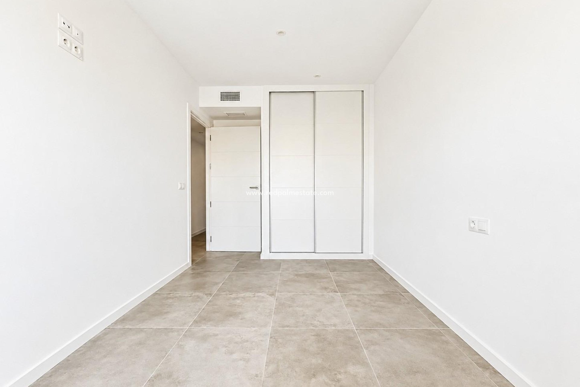 Resale - Apartment -
Orihuela Costa - Campoamor