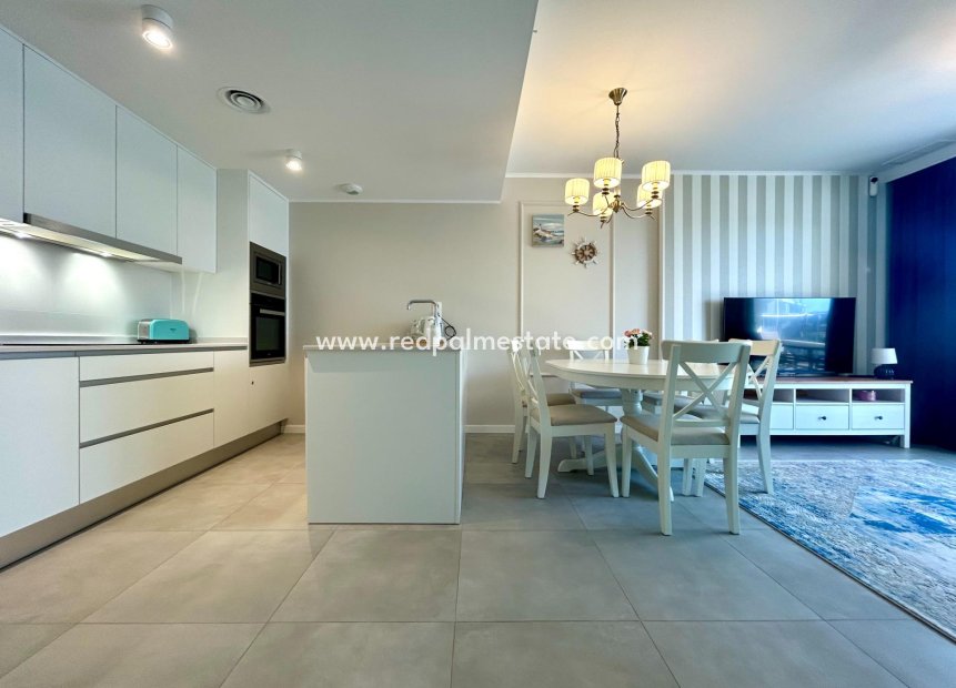 Resale - Apartment -
Orihuela Costa - Campoamor