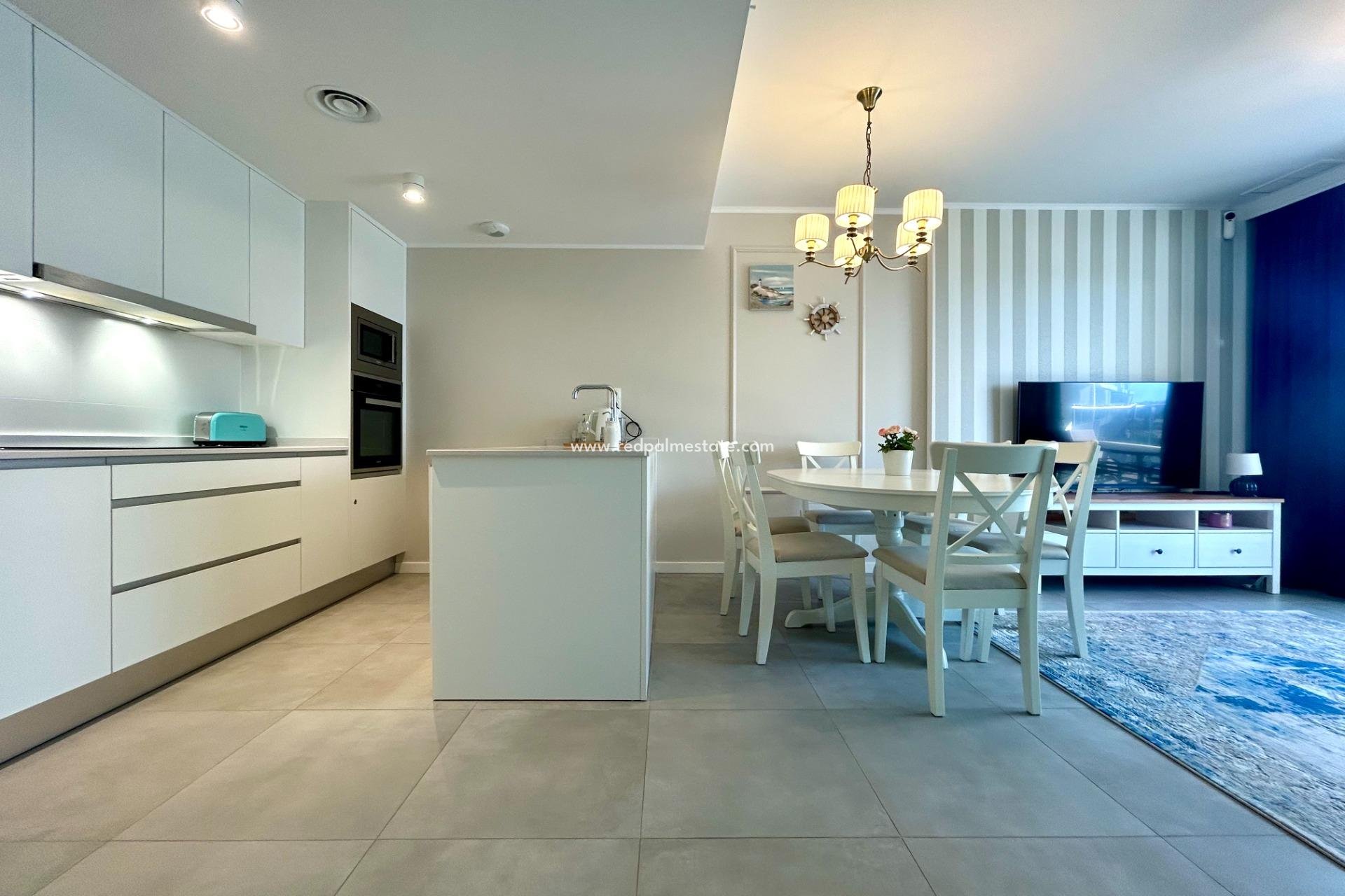 Resale - Apartment -
Orihuela Costa - Campoamor