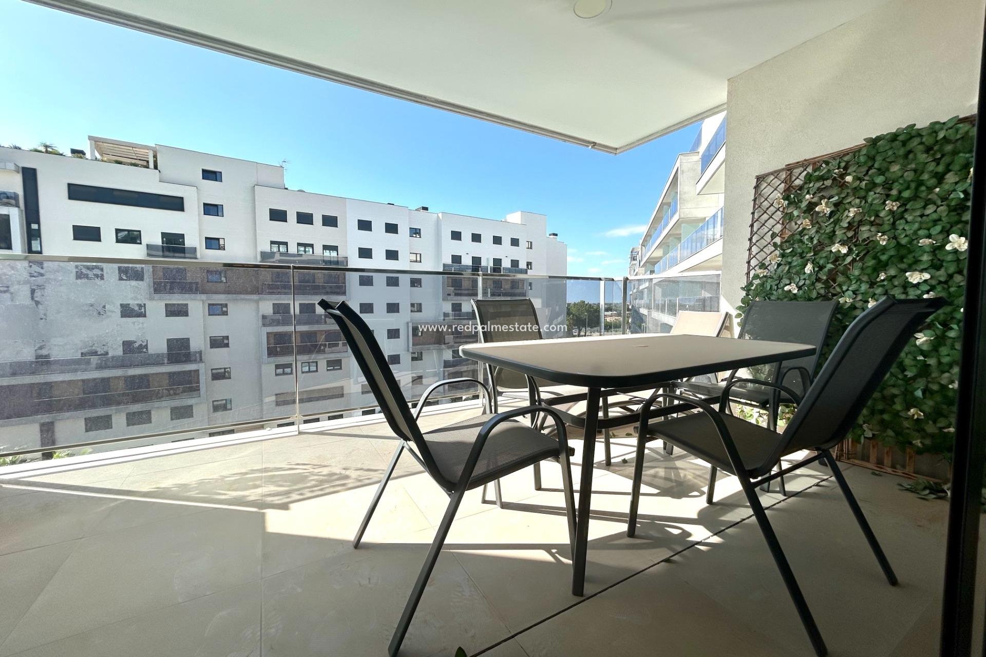 Resale - Apartment -
Orihuela Costa - Campoamor